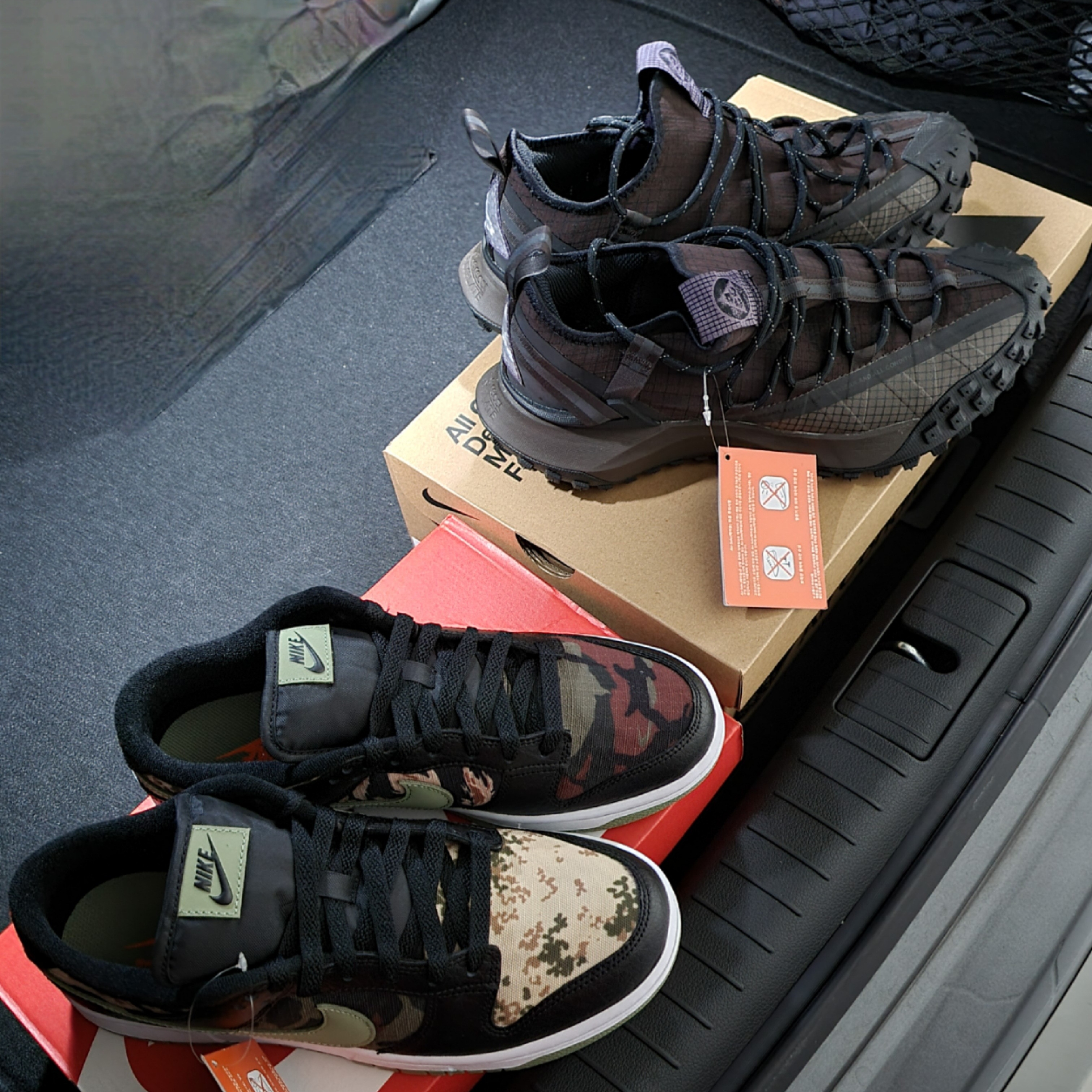 Nike Dunk Low SE Black Multi Camo, Nike ACG Mountain Fly Low Brown Basalt 착용 스타일 - 1