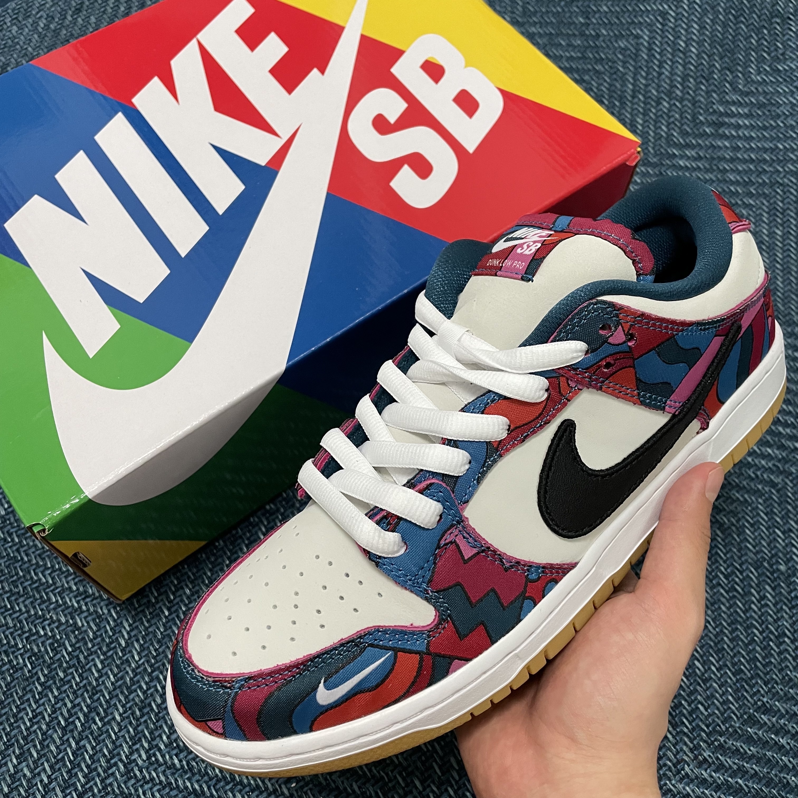 Nike x Parra SB Dunk Low Pro Abstract Art 착용 스타일 - 2