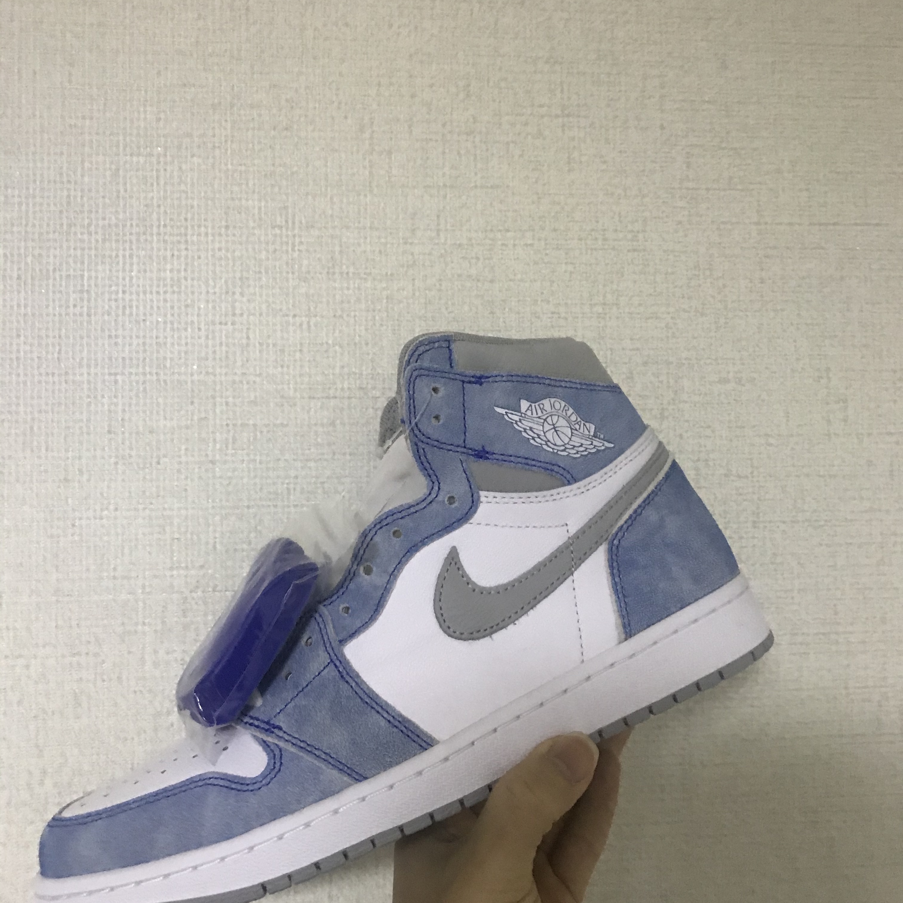 Jordan 1 Retro High OG Hyper Royal 착용 스타일