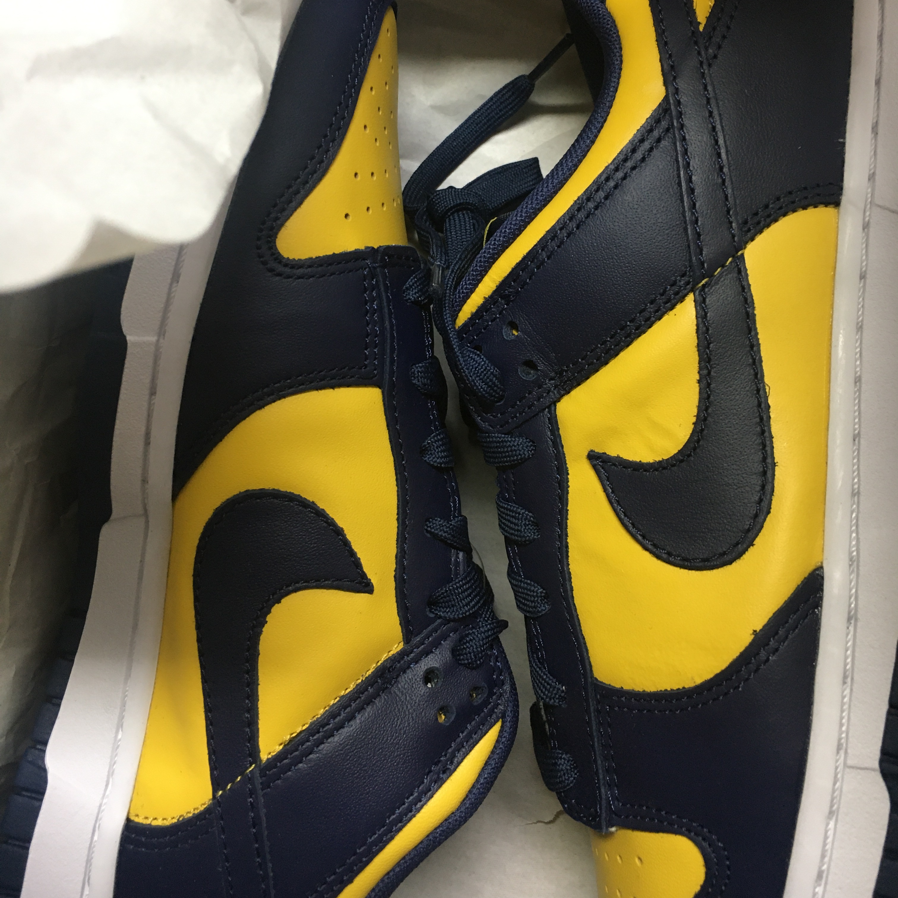 Nike Dunk Low Retro Varsity Maize 착용 스타일