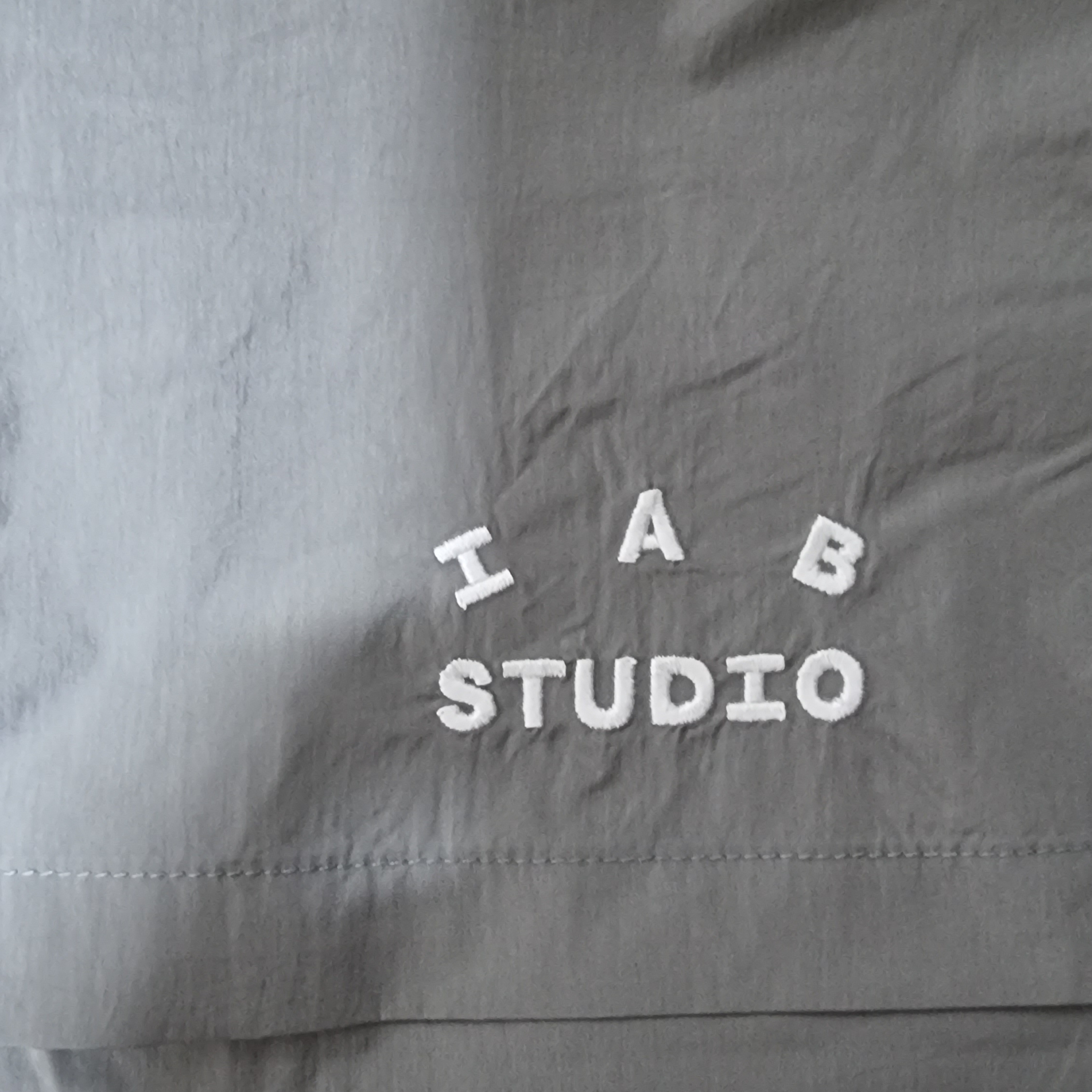 IAB Studio Woven Shorts Gray 착용 스타일 - 2