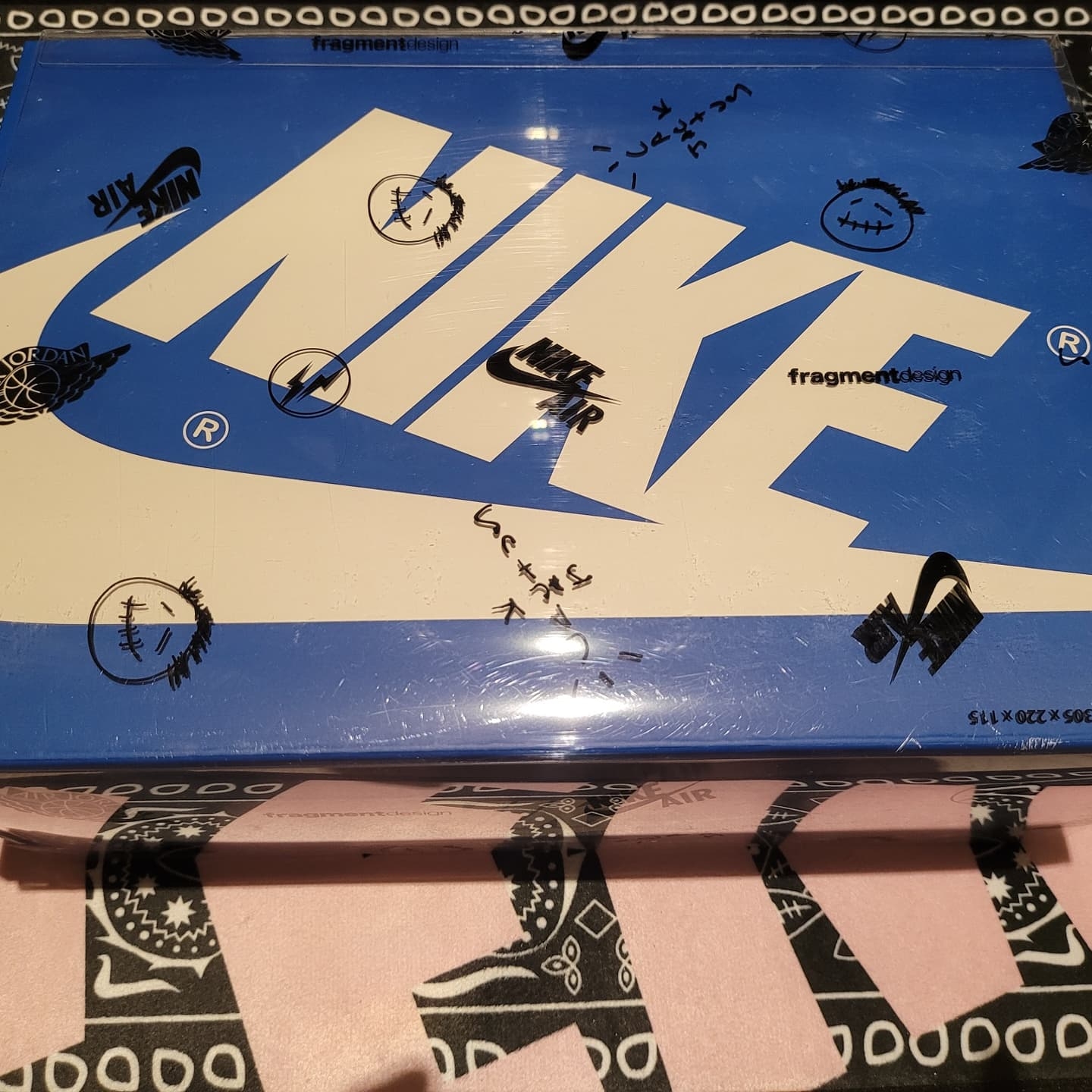 Jordan 1 x Travis Scott x Fragment Retro High OG SP Military Blue 착용 스타일 - 1