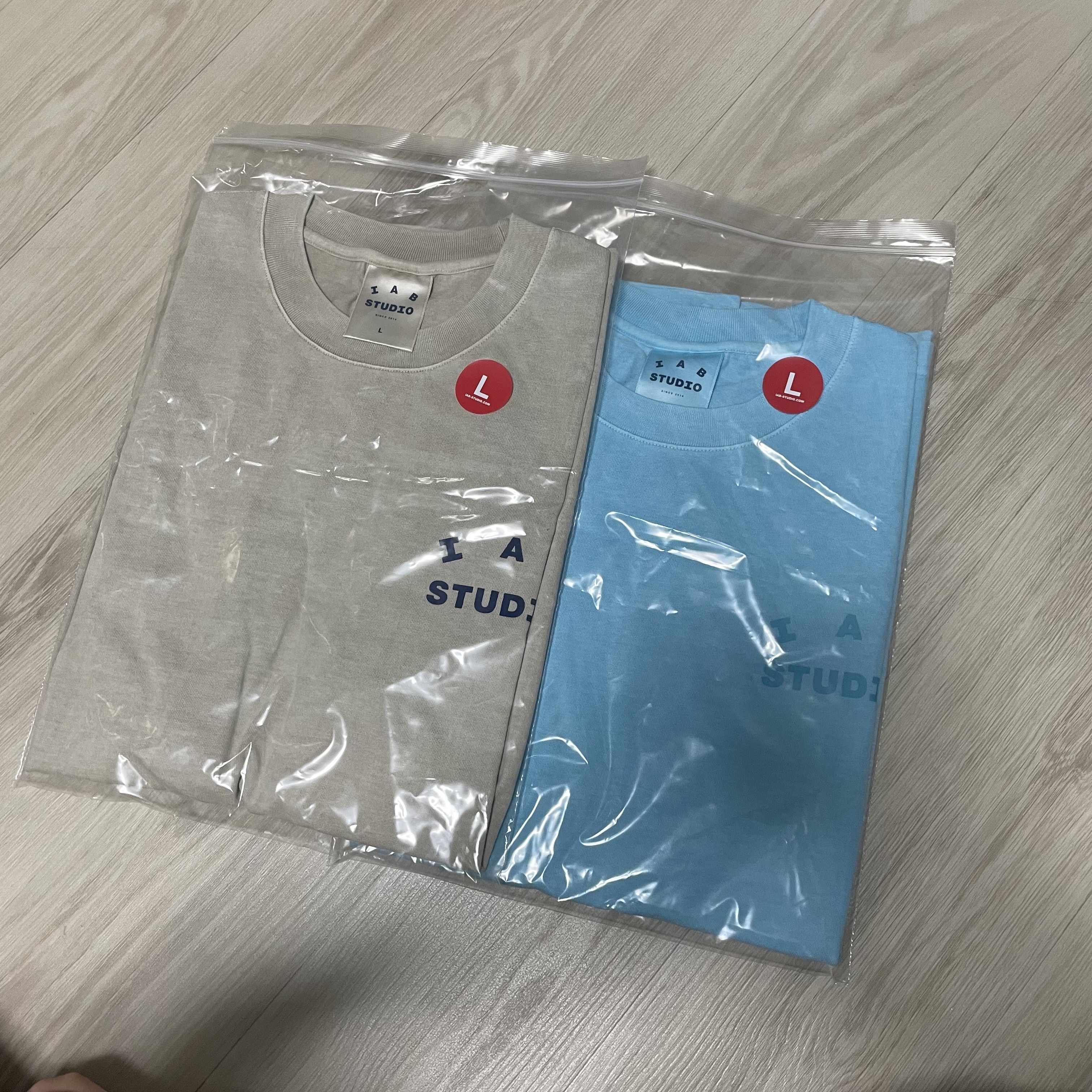 IAB Studio Pigment T-Shirt Oatmeal, IAB Studio Pigment T-Shirt Cyan 착용 스타일 - 2