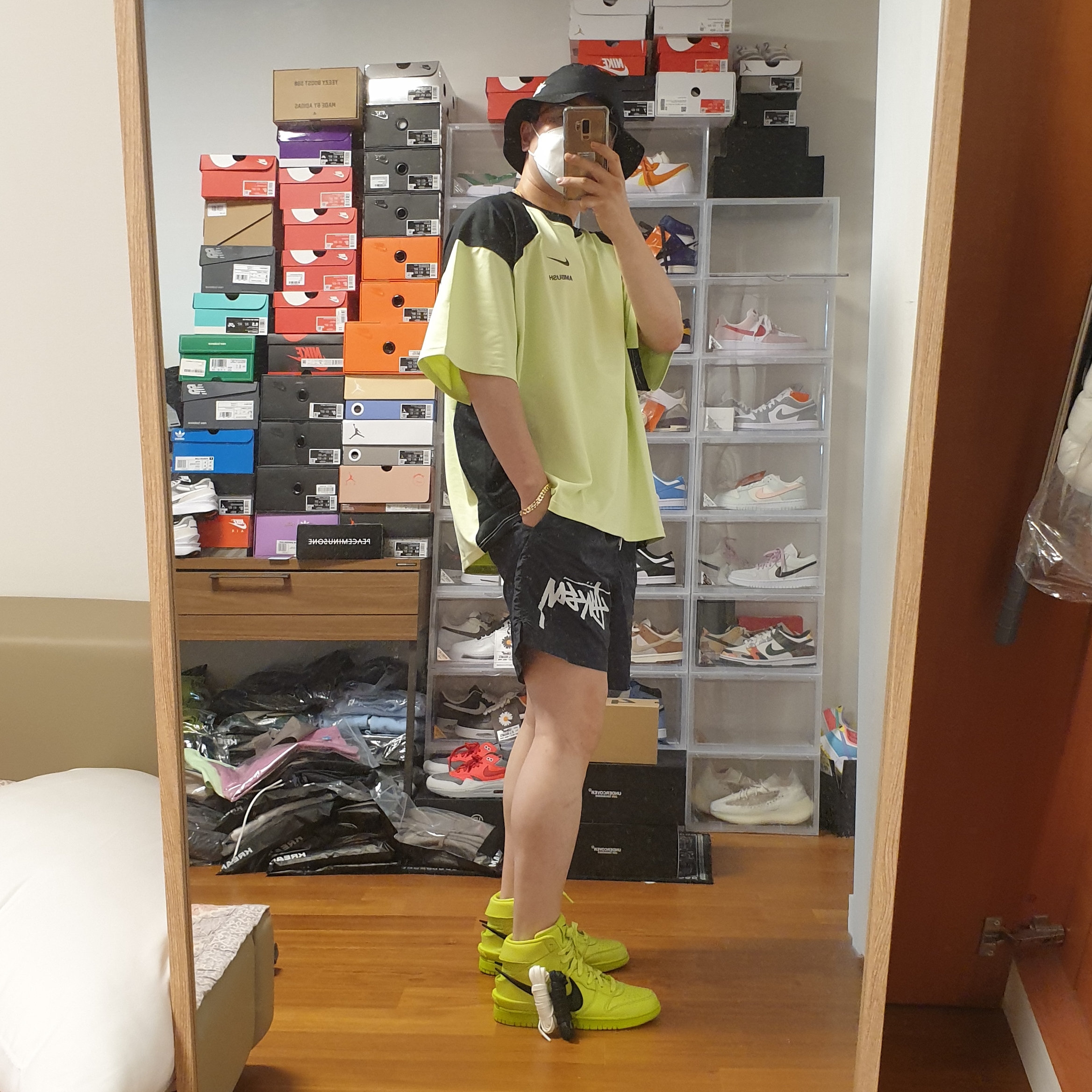 Nike x Stussy Bucket Hat Black, Nike x Stussy Water Shorts Off Noir 착용 스타일 - 3