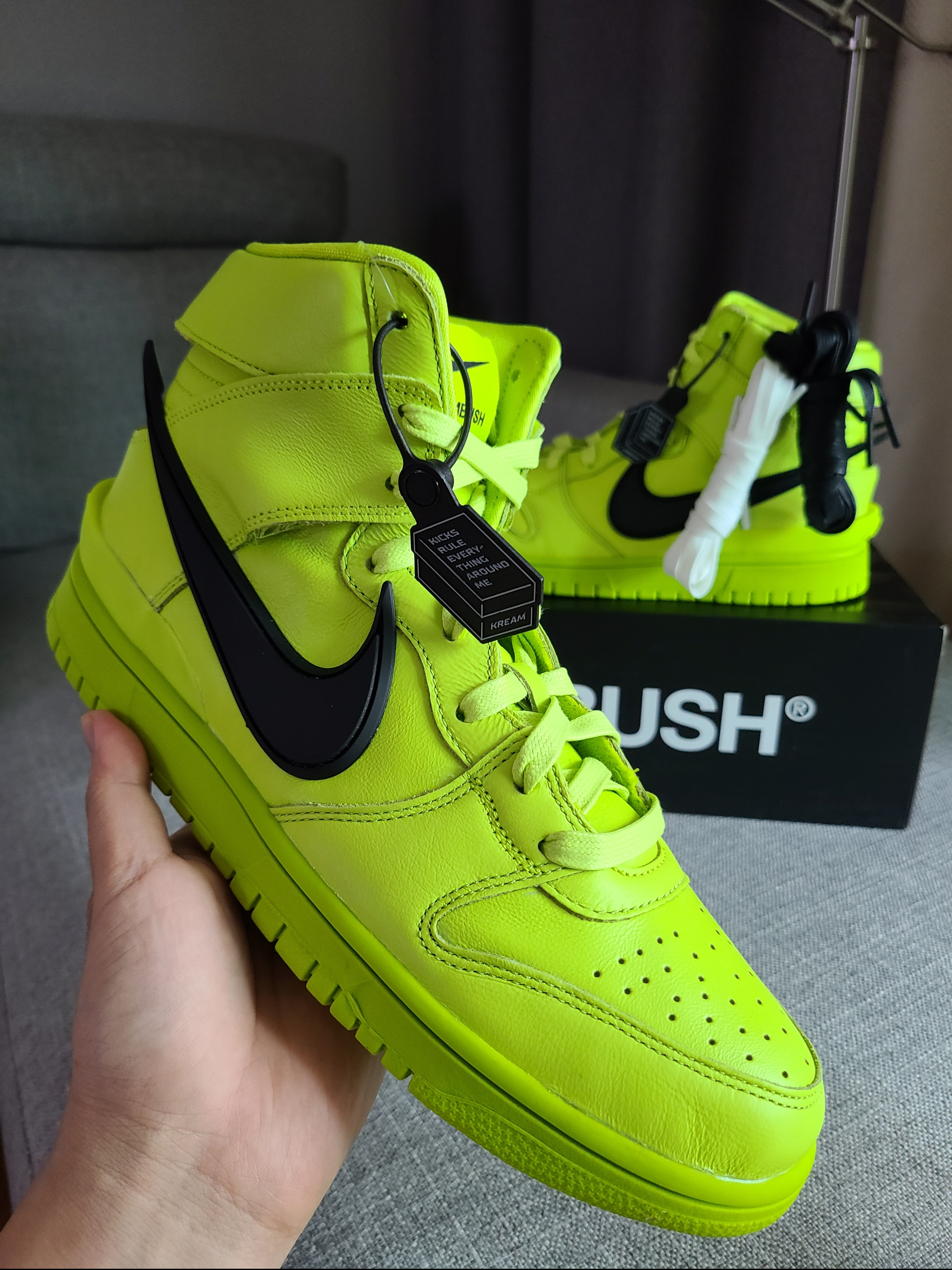 Nike x Ambush Dunk High Flash Lime 착용 스타일 - 2