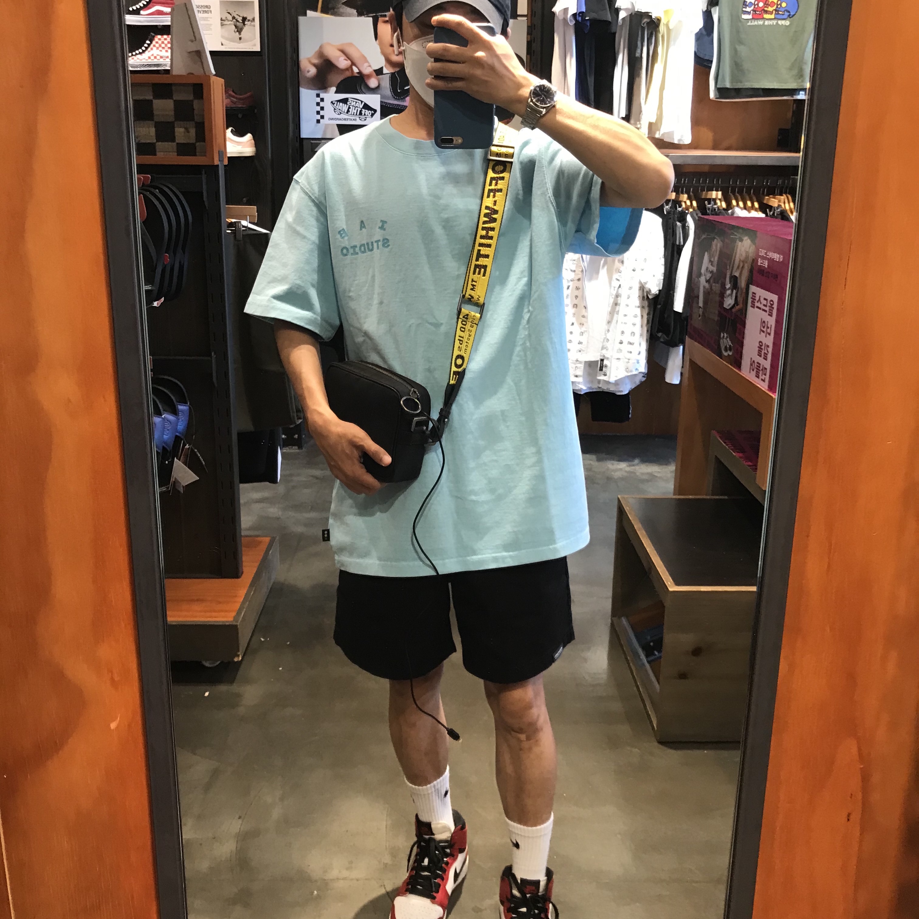 IAB Studio Pigment T-Shirt Cyan, Jordan 1.5 Retro Chicago 2015 착용 스타일