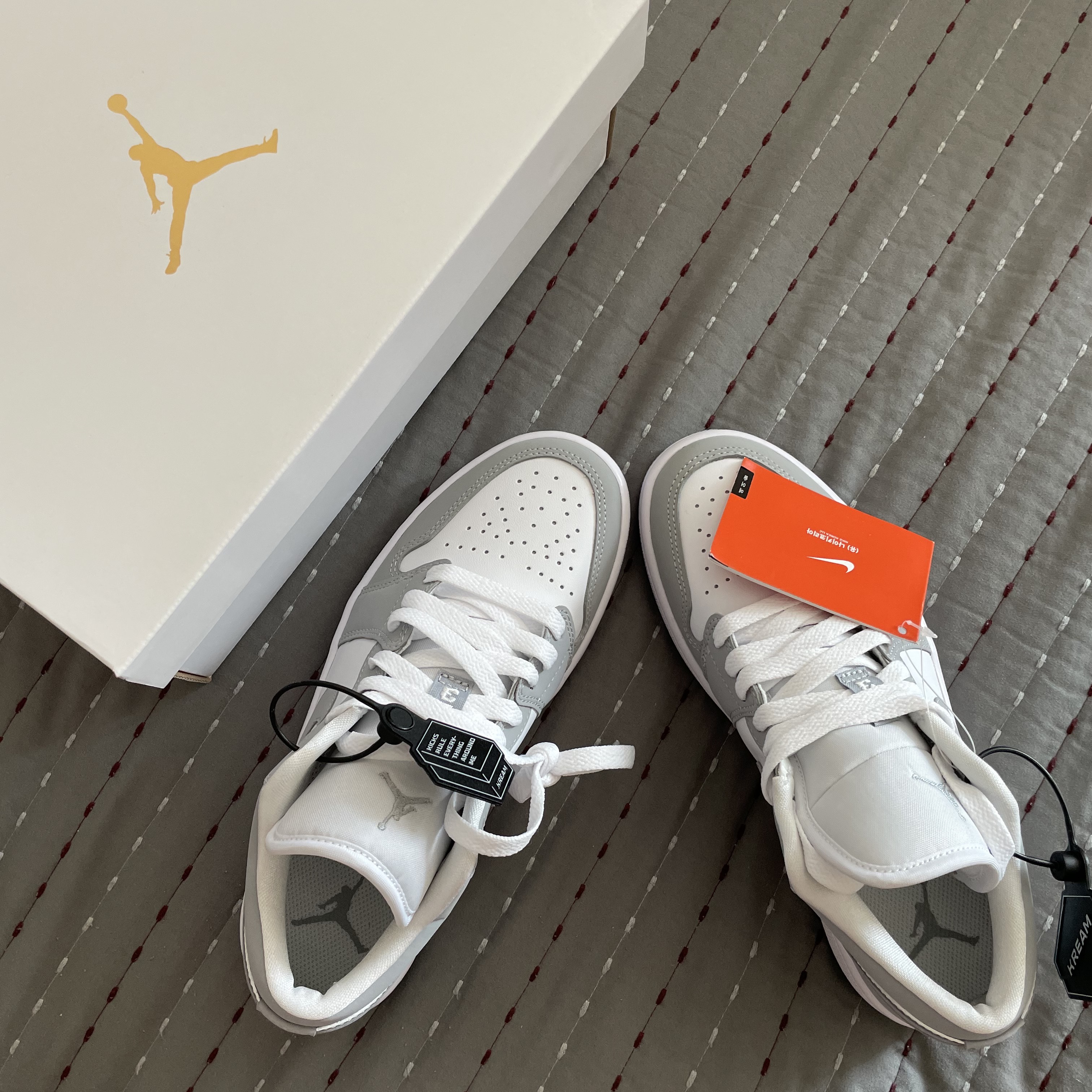 (W) Jordan 1 Low White Wolf Grey 착용 스타일