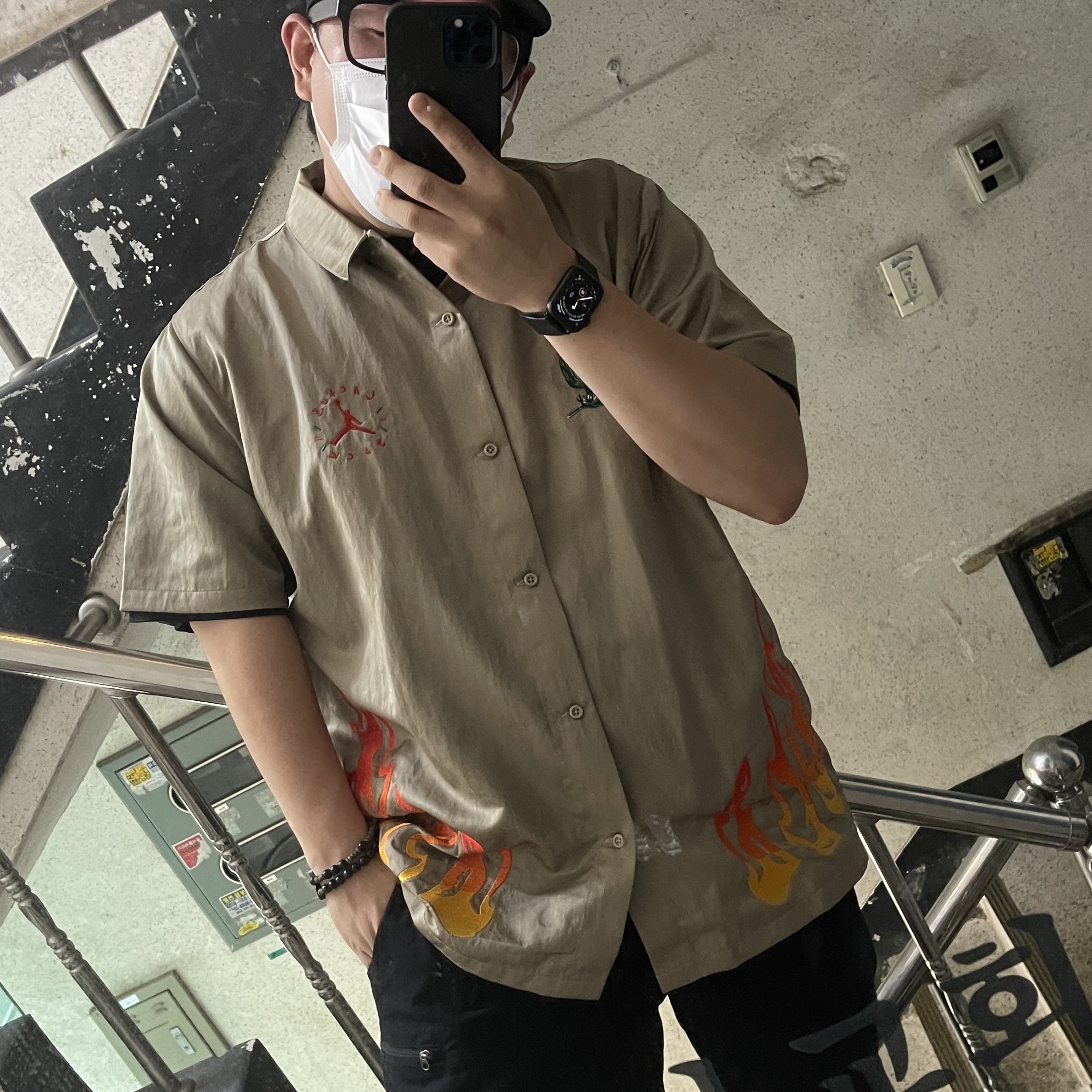Jordan x Travis Scott Button Down Top - US/EU 착용 스타일