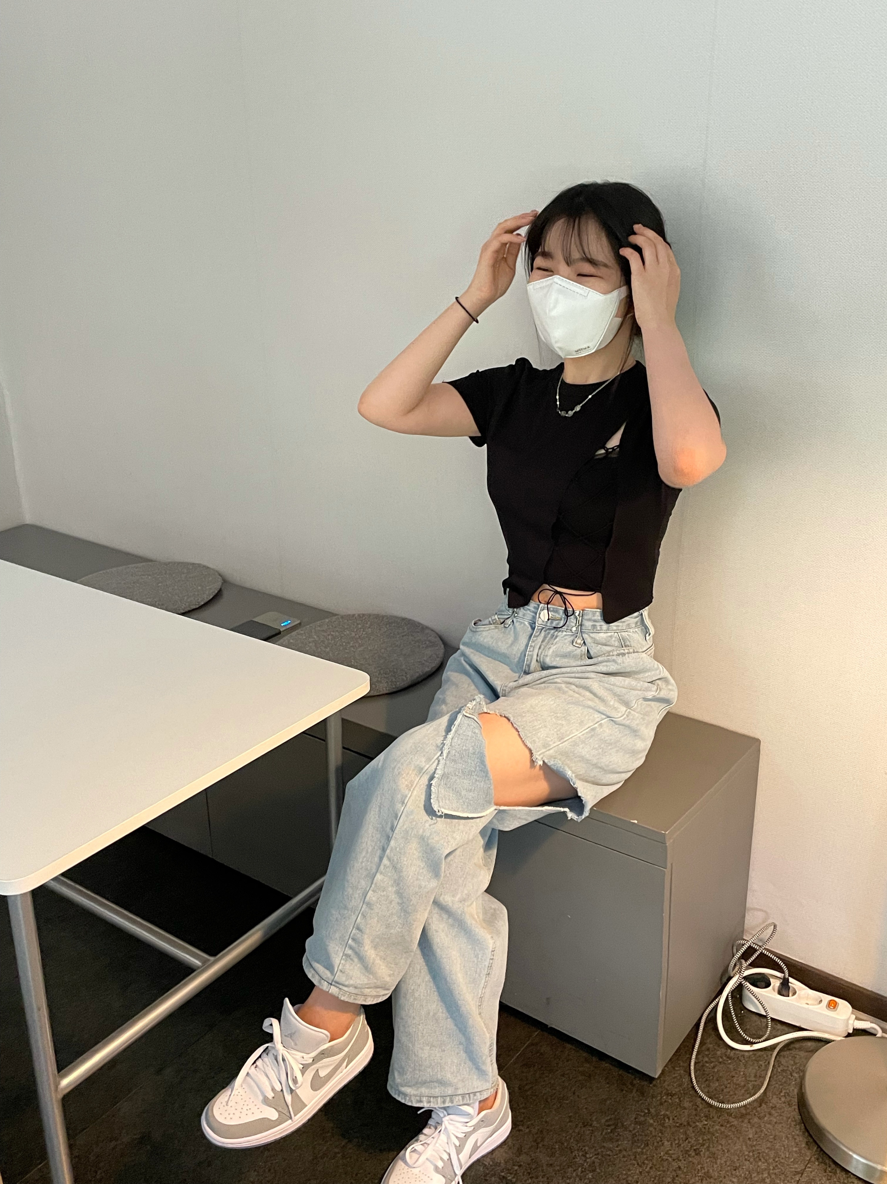 (W) Jordan 1 Low White Wolf Grey 착용 스타일 - 3