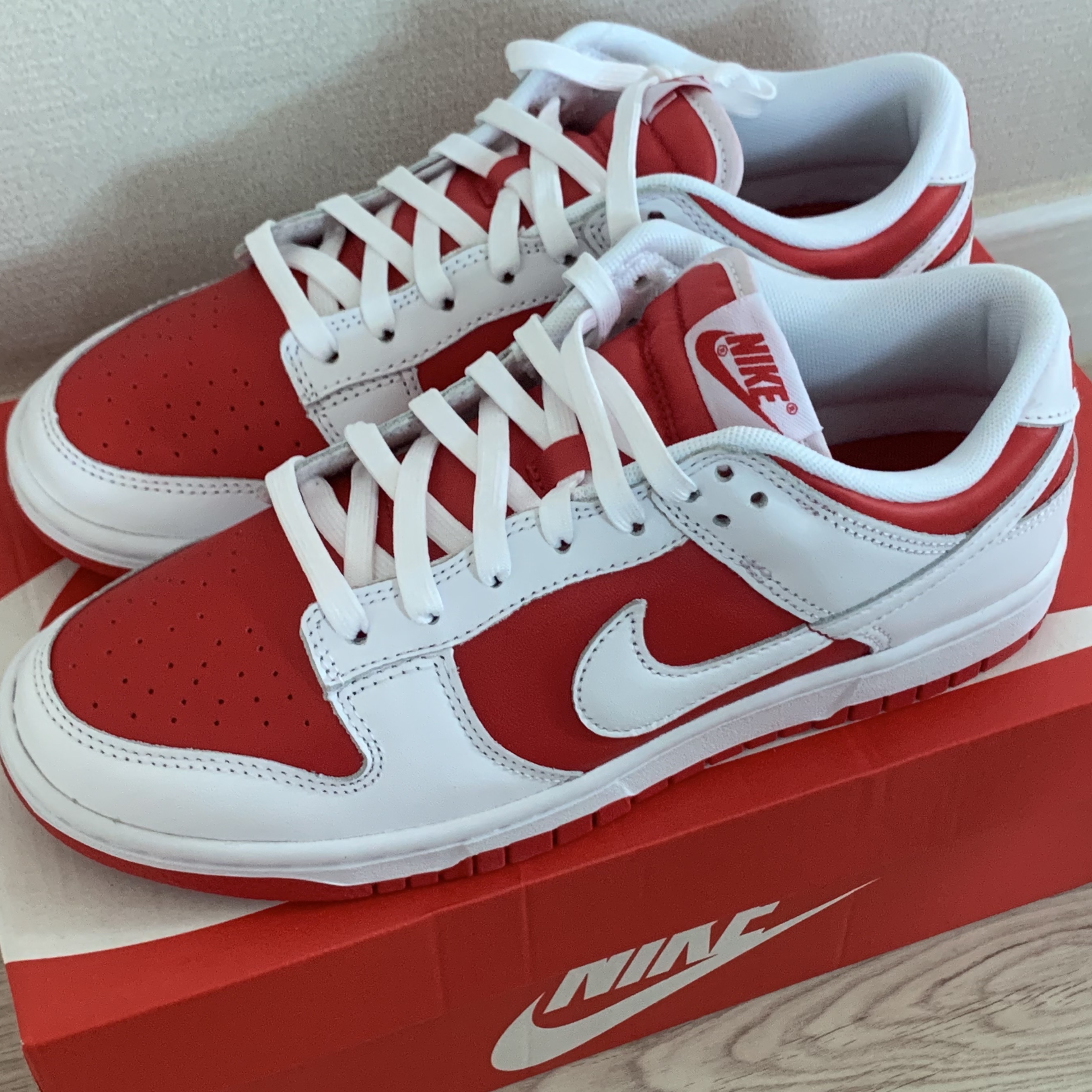 Nike Dunk Low Retro Championship Red 착용 스타일 - 2