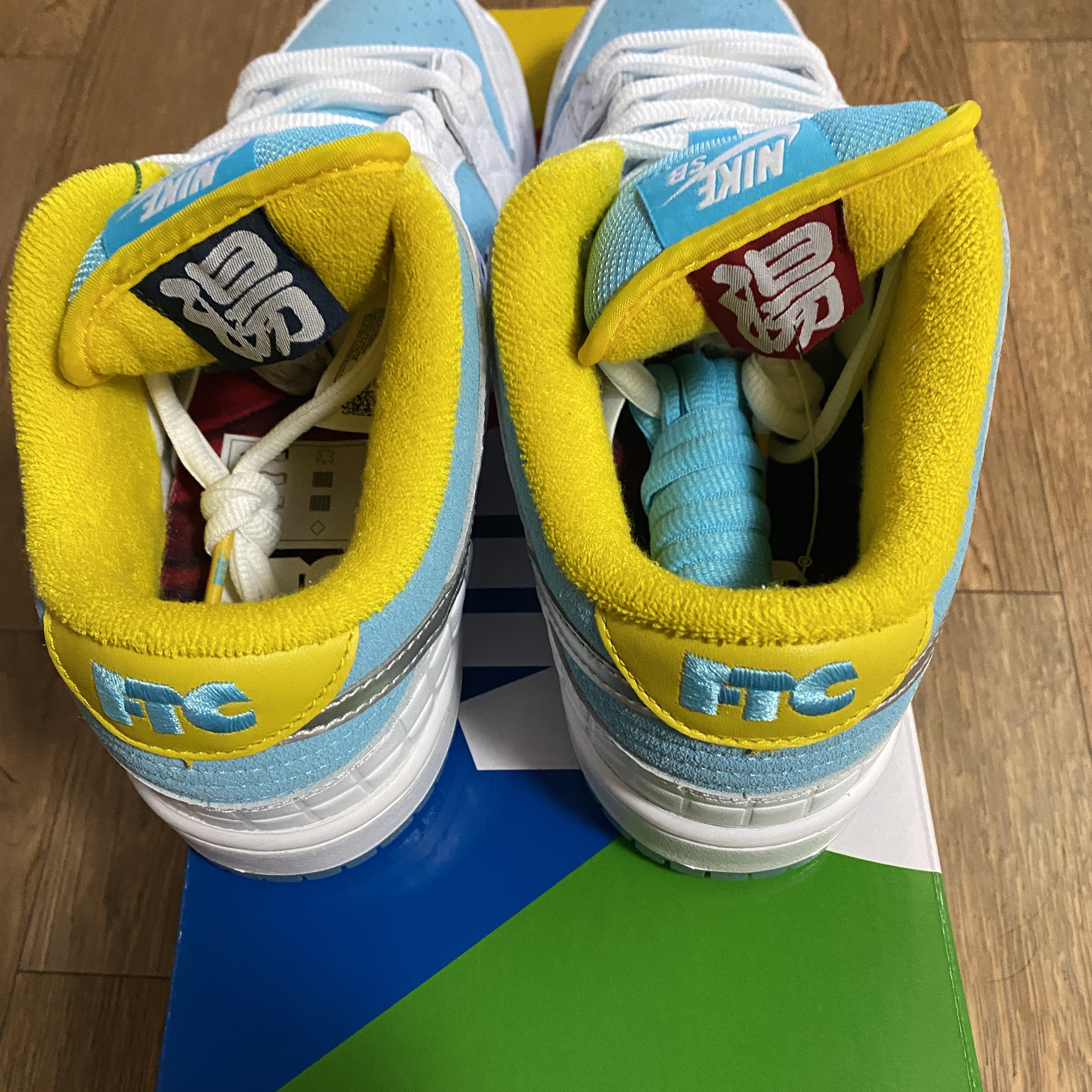 Nike x FTC SB Dunk Low Pro QS Lagoon Pulse 착용 스타일 - 2