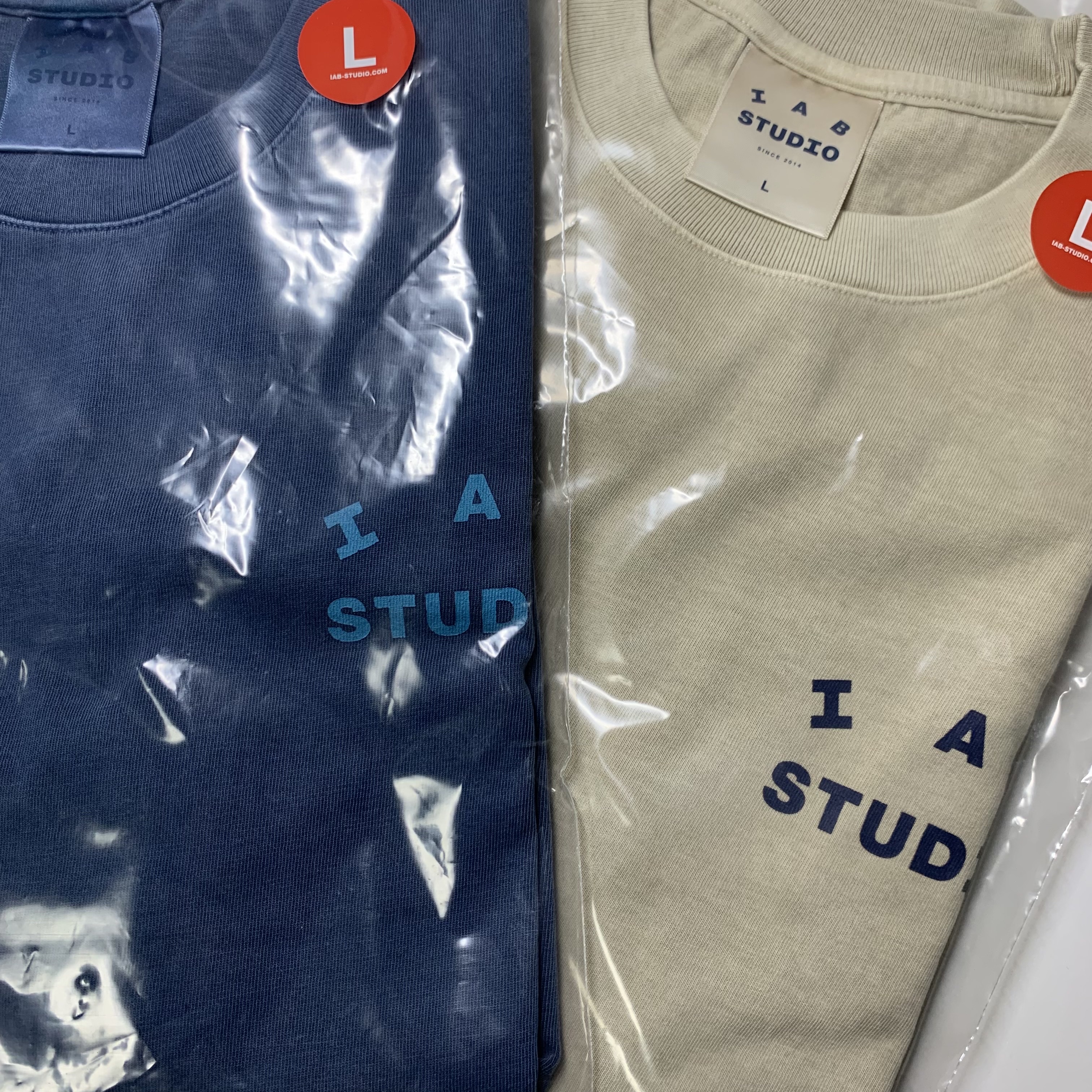 IAB Studio Pigment T-Shirt Oatmeal, IAB Studio Pigment T-Shirt Blue 착용 스타일
