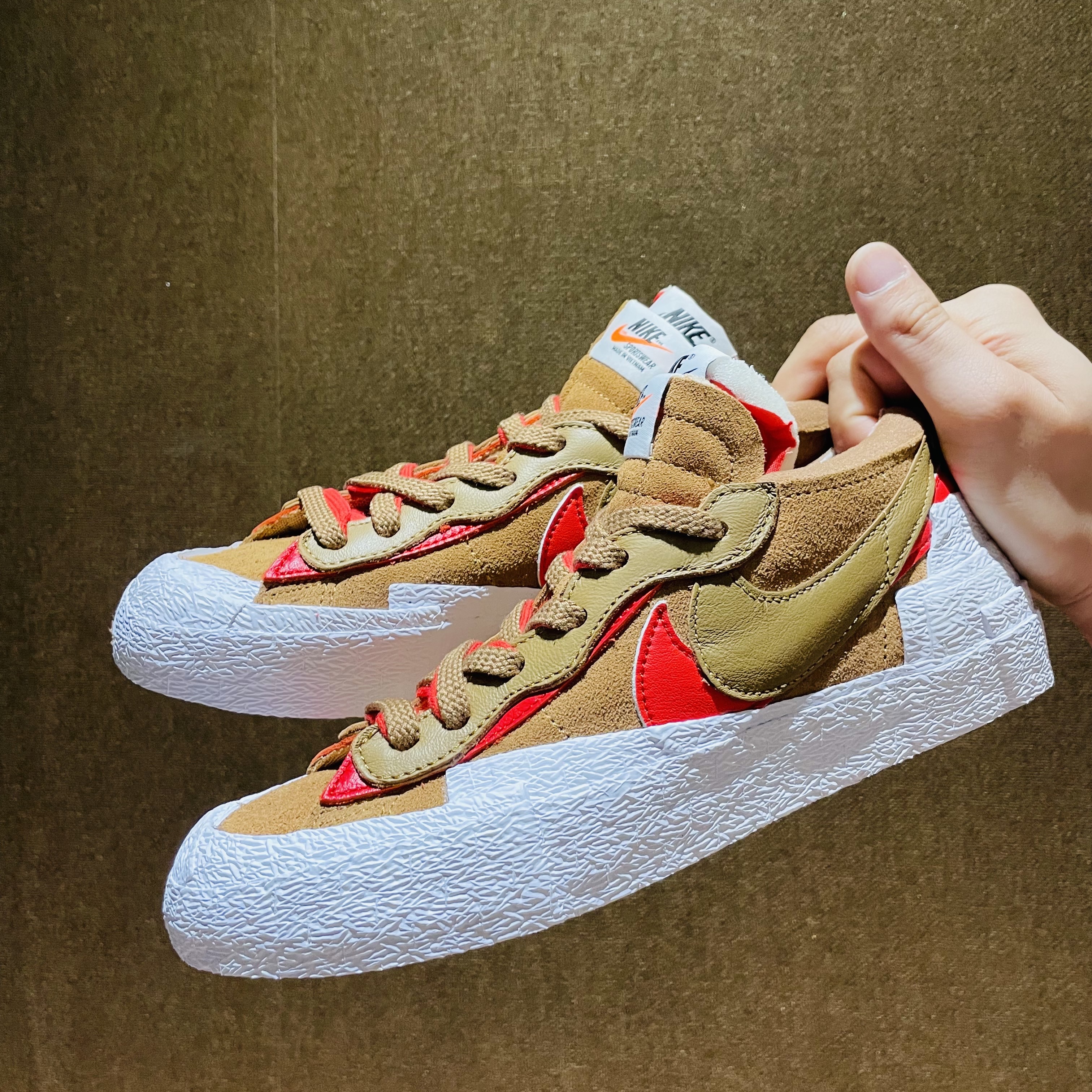 Nike x Sacai Blazer Low British Tan 착용 스타일 - 1