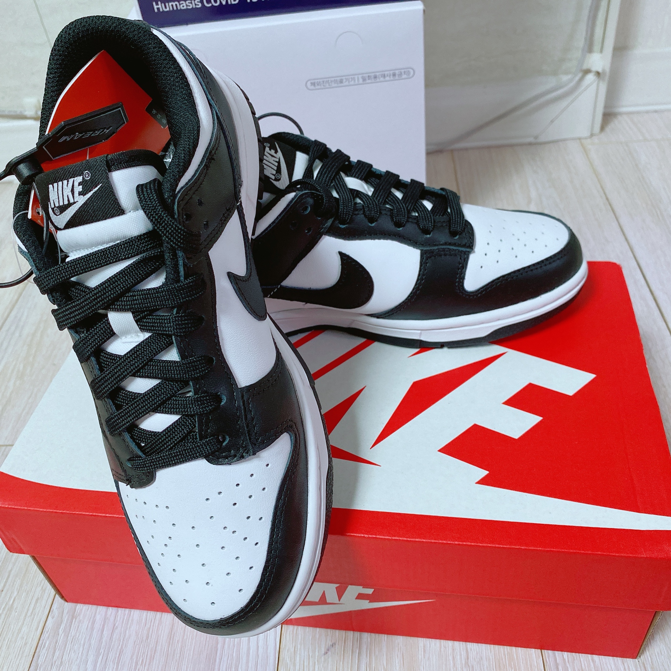 (W) Nike Dunk Low Black 착용 스타일 - 2