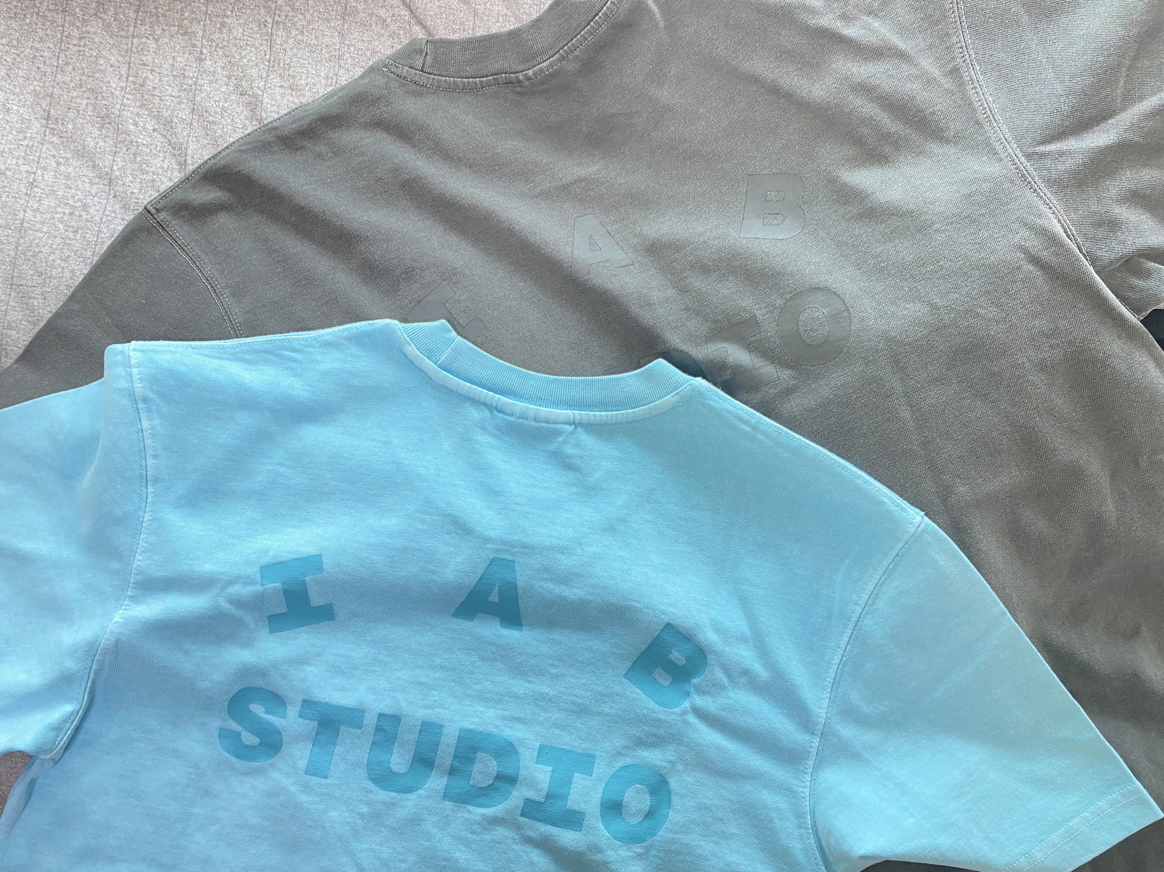 IAB Studio Pigment T-Shirt Cyan, IAB Studio Pigment T-Shirt Black 착용 스타일