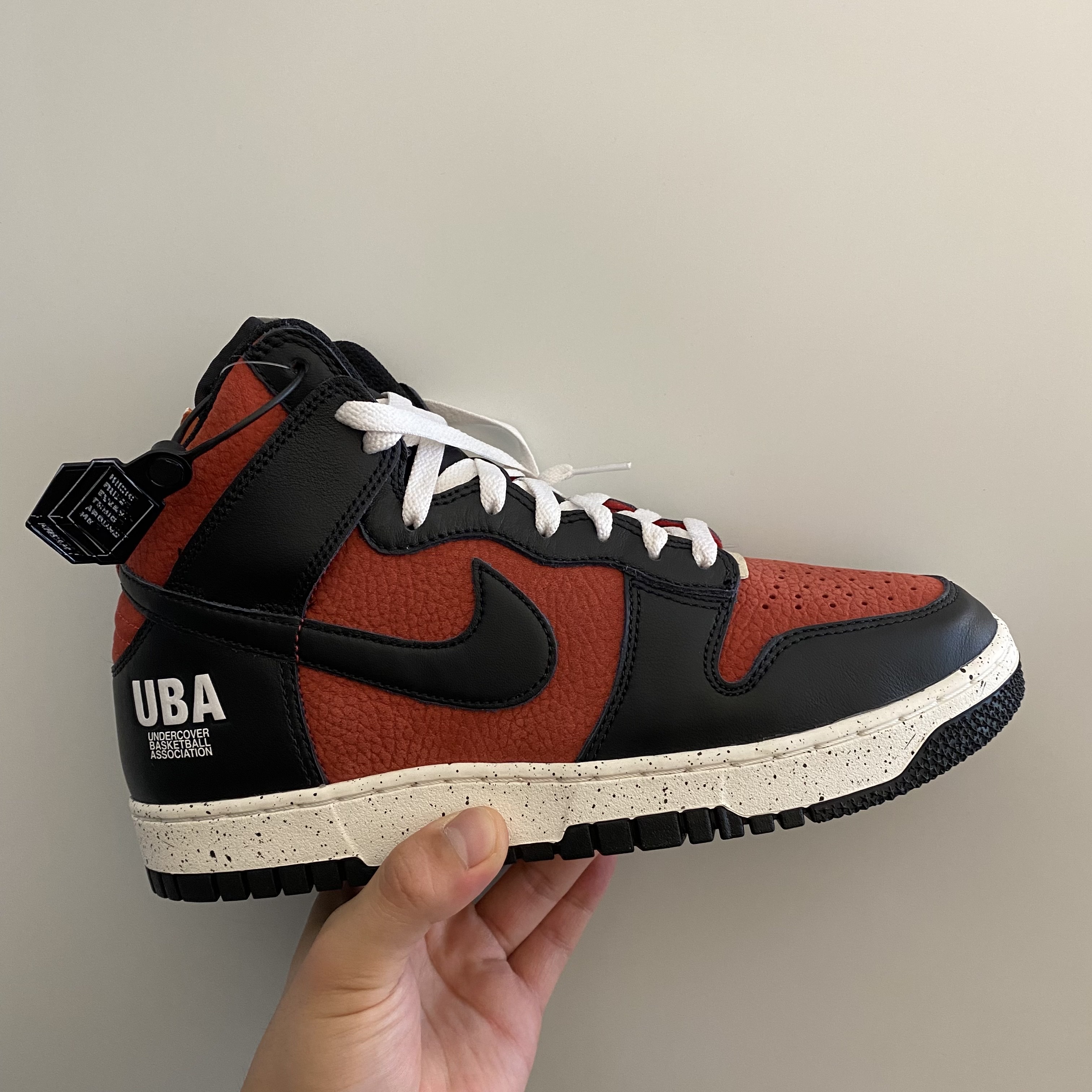 Nike x Undercover Dunk High 1985 Gym Red 착용 스타일