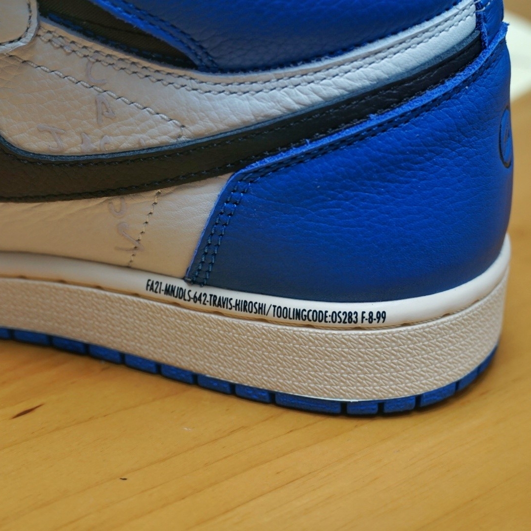 Jordan 1 x Travis Scott x Fragment Retro High OG SP Military Blue 착용 스타일