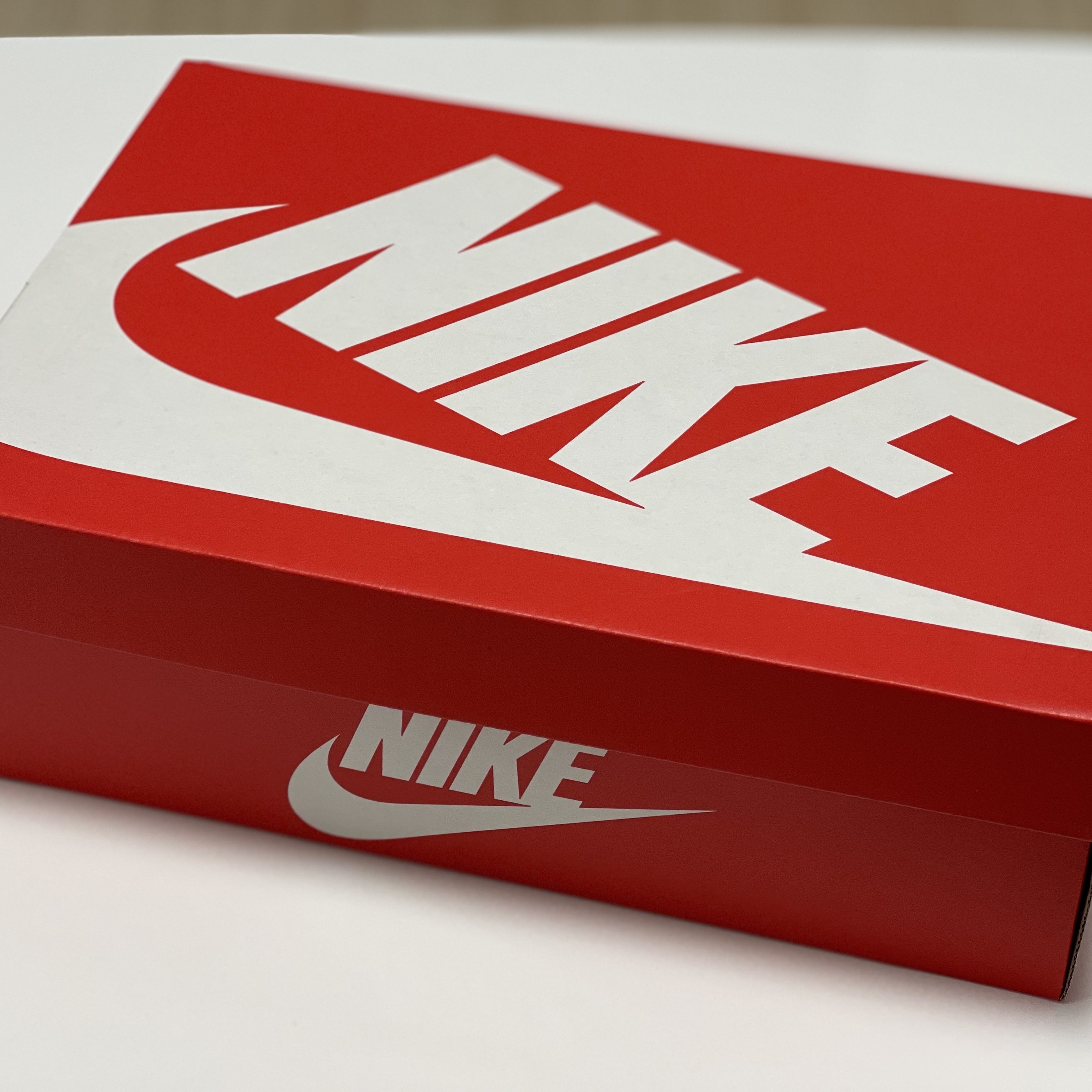 Nike Dunk Low Retro Championship Red, IAB Studio Pigment T-Shirt Black 착용 스타일 - 1