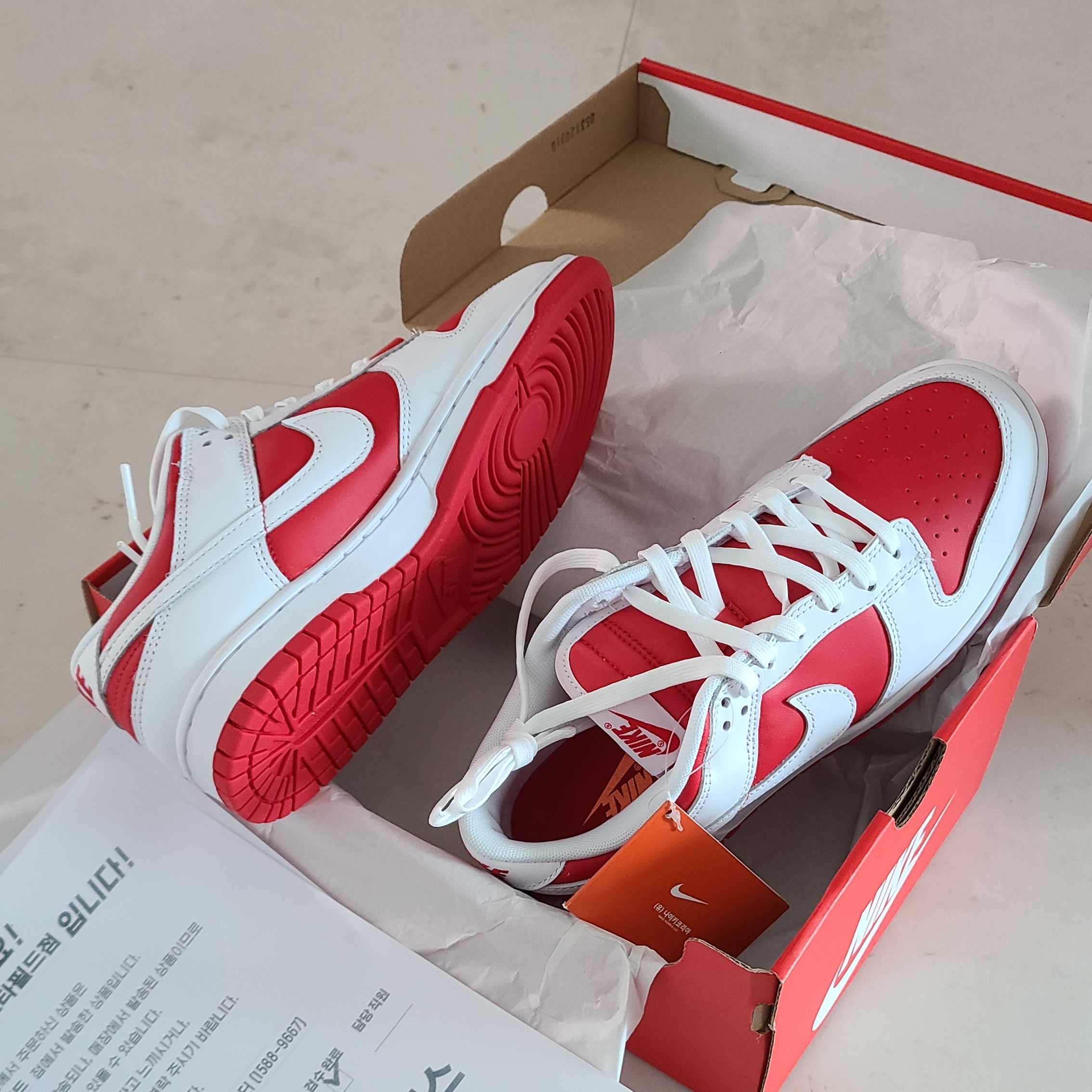 Nike Dunk Low Retro Championship Red 착용 스타일