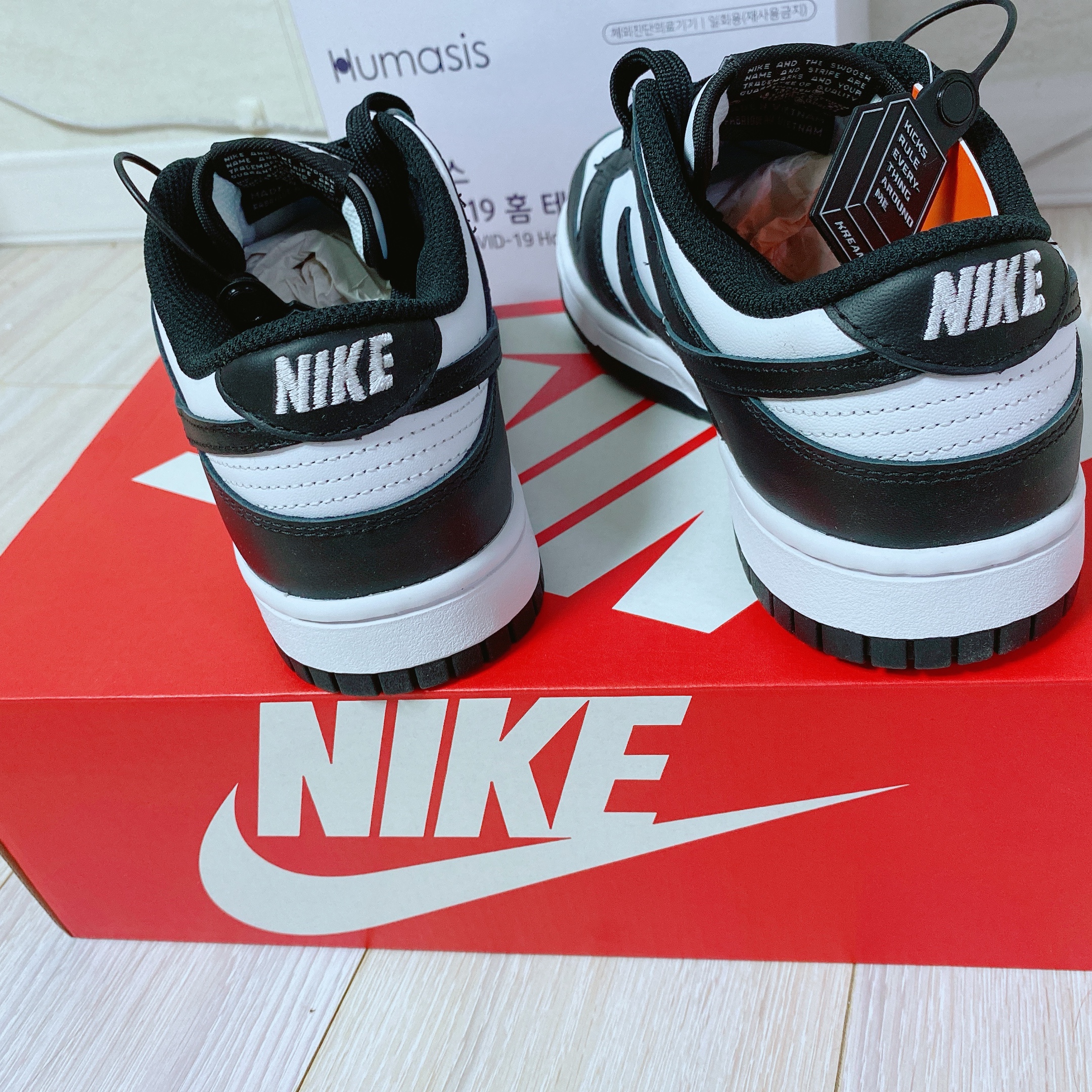 (W) Nike Dunk Low Black 착용 스타일 - 5