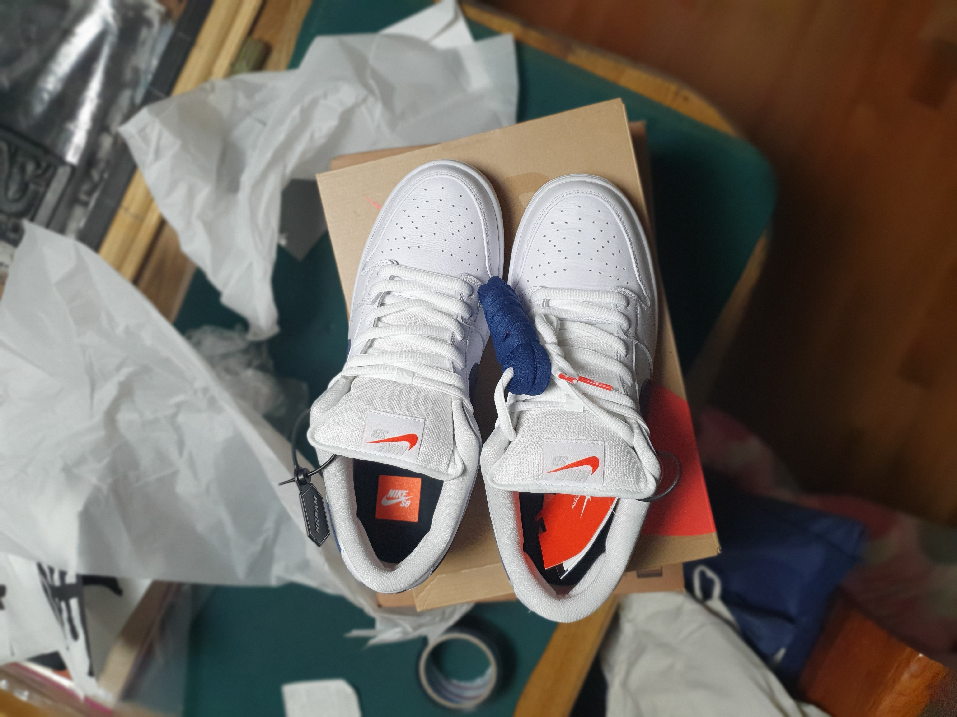 Nike SB Dunk Low Pro ISO Orange Label White Navy 착용 스타일 - 4