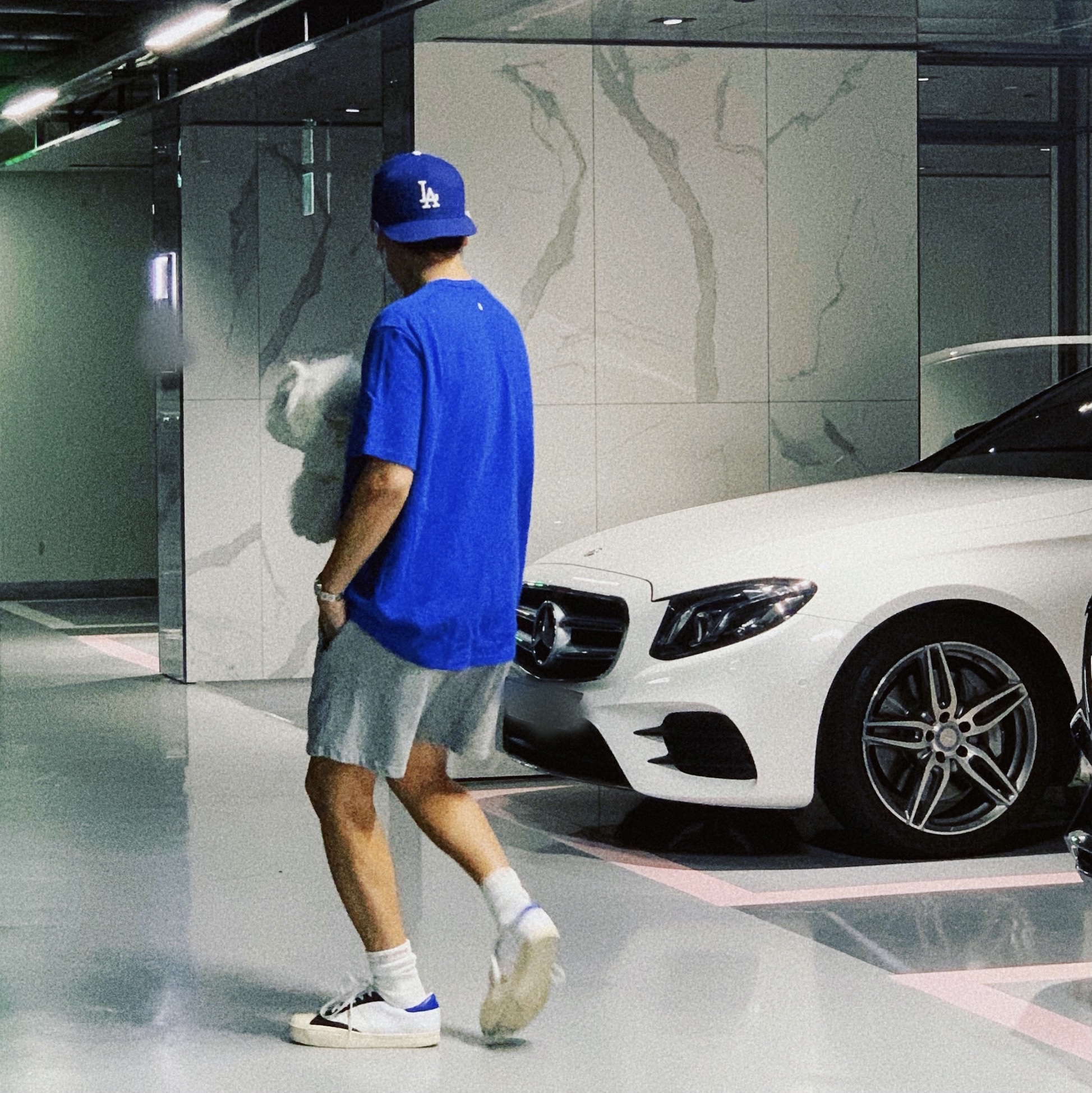 Y-3 Yohji Star Cloud White Bold Blue 착용 스타일 - 1