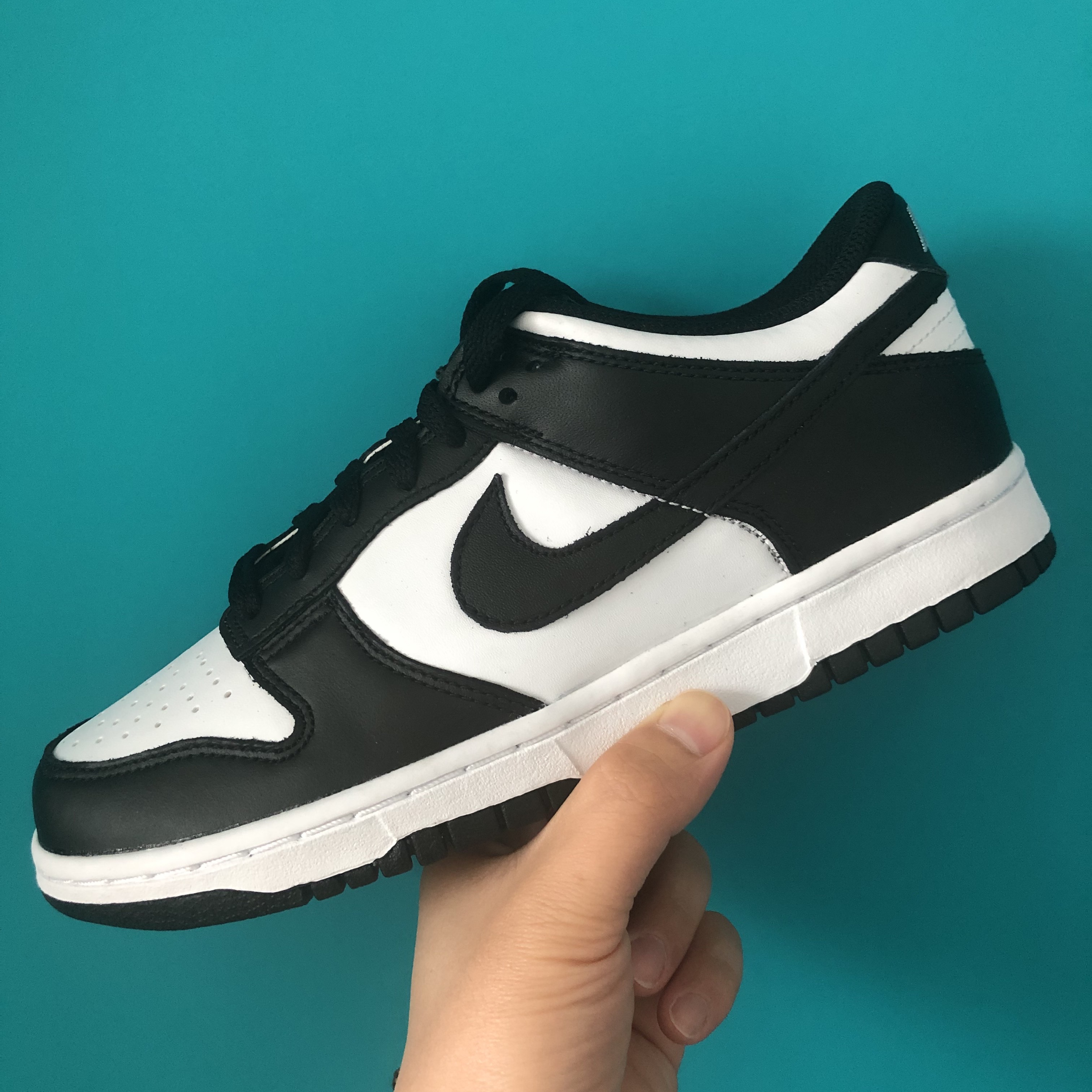 (GS) Nike Dunk Low Black 착용 스타일