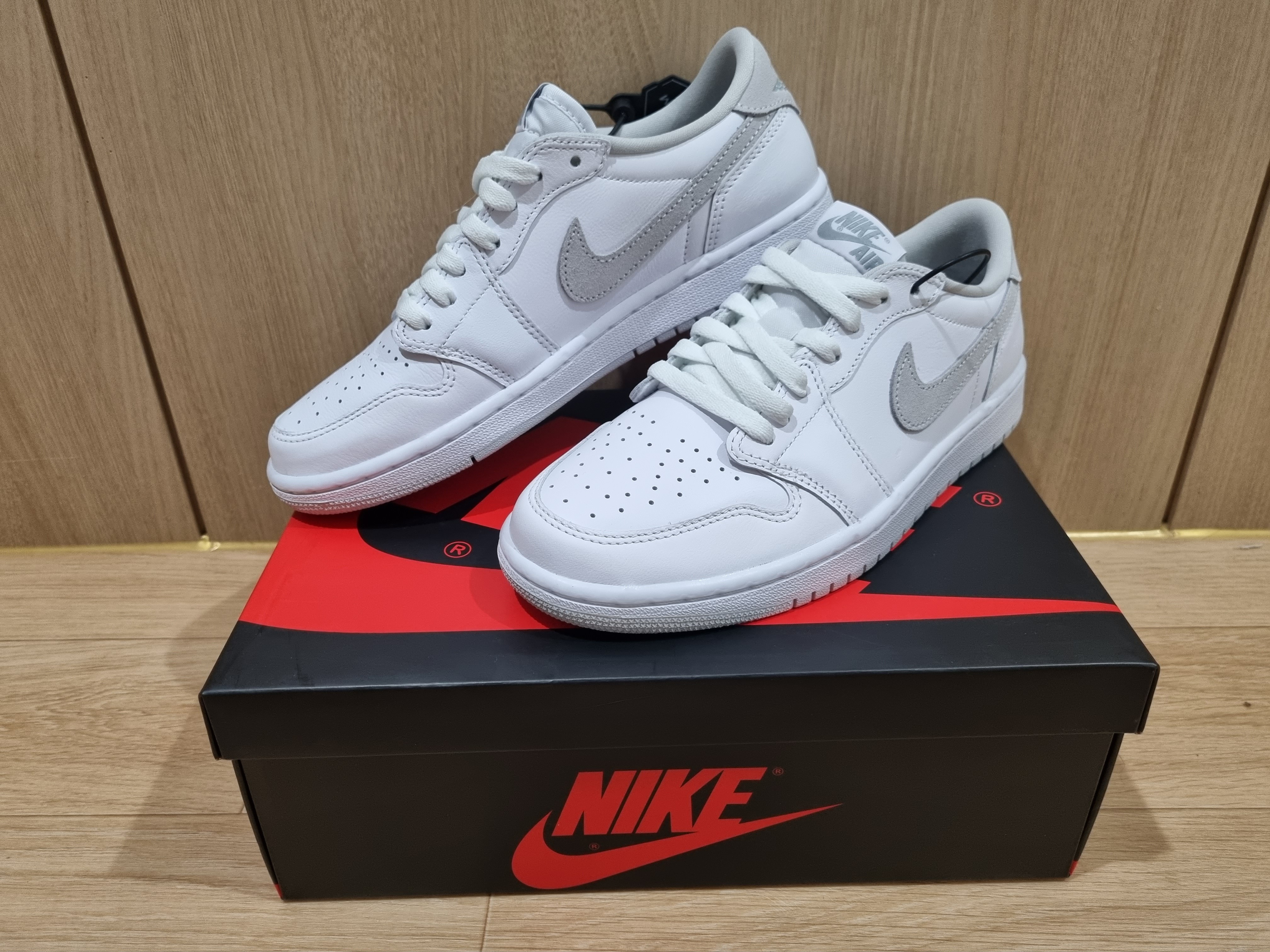 Jordan 1 Low OG Neutral Grey 착용 스타일 - 2