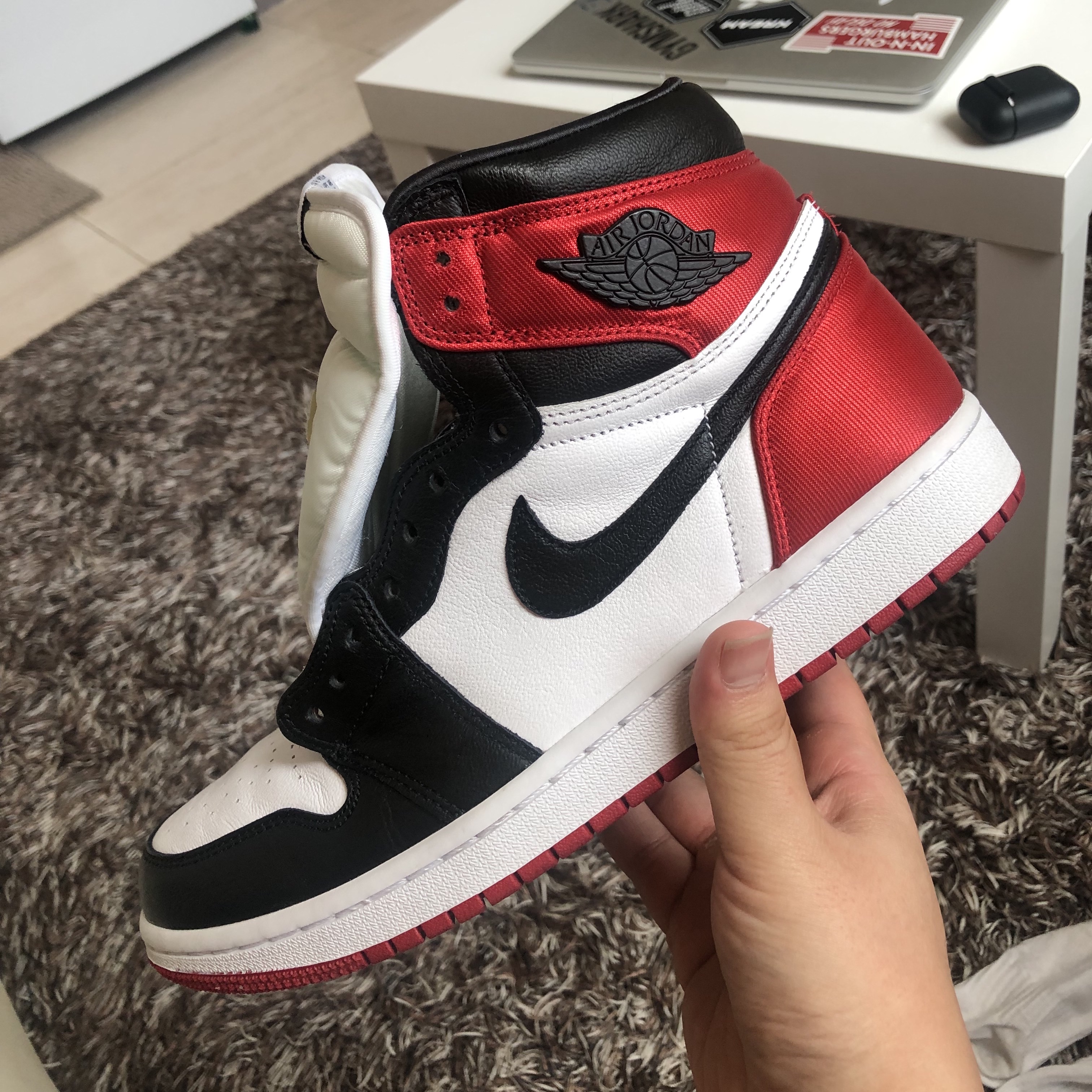 (W) Jordan 1 Retro High Satin Black Toe, (W) Jordan 1 Retro High Tie-Dye 착용 스타일 - 1