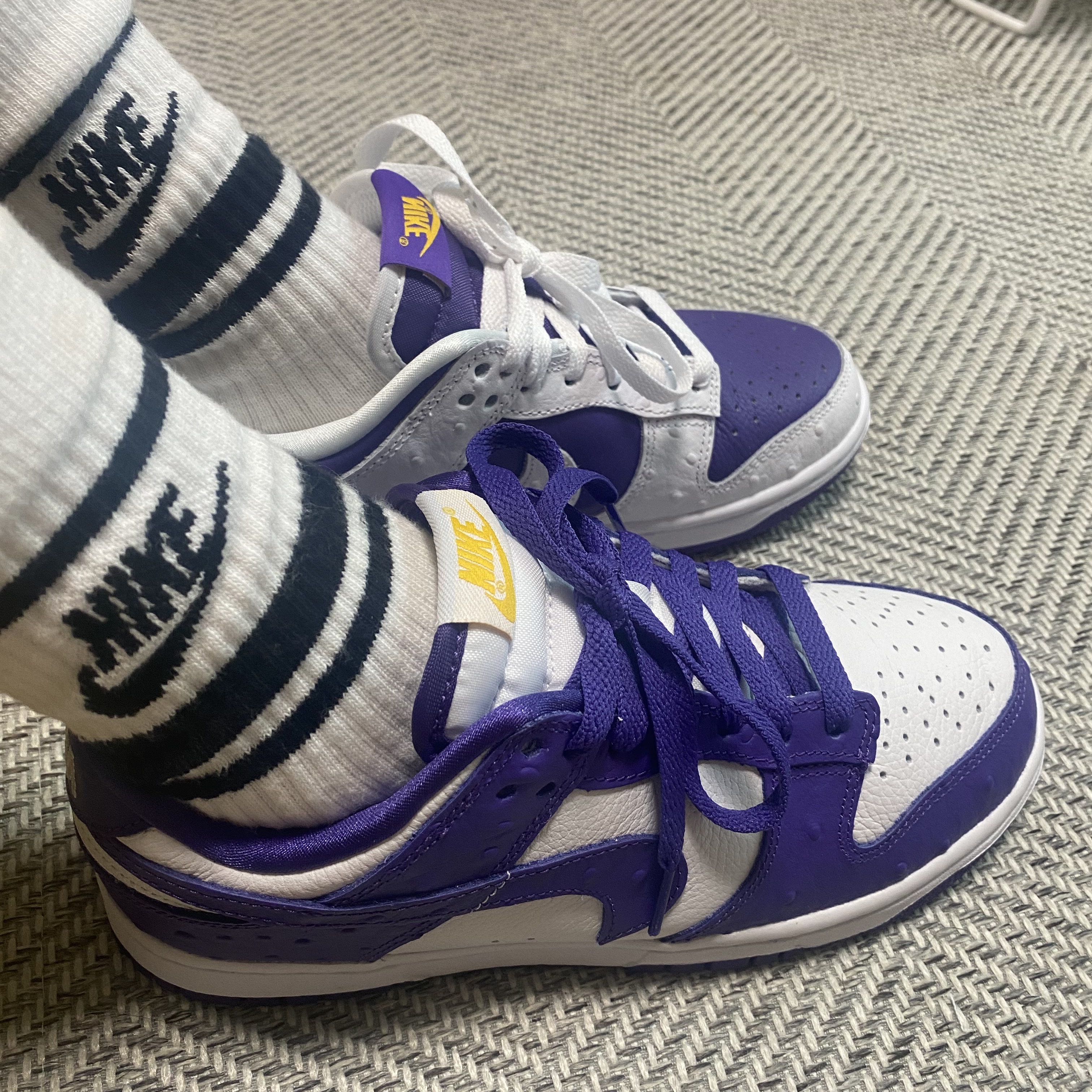 (W) Nike Dunk Low SE Flip 착용 스타일 - 2