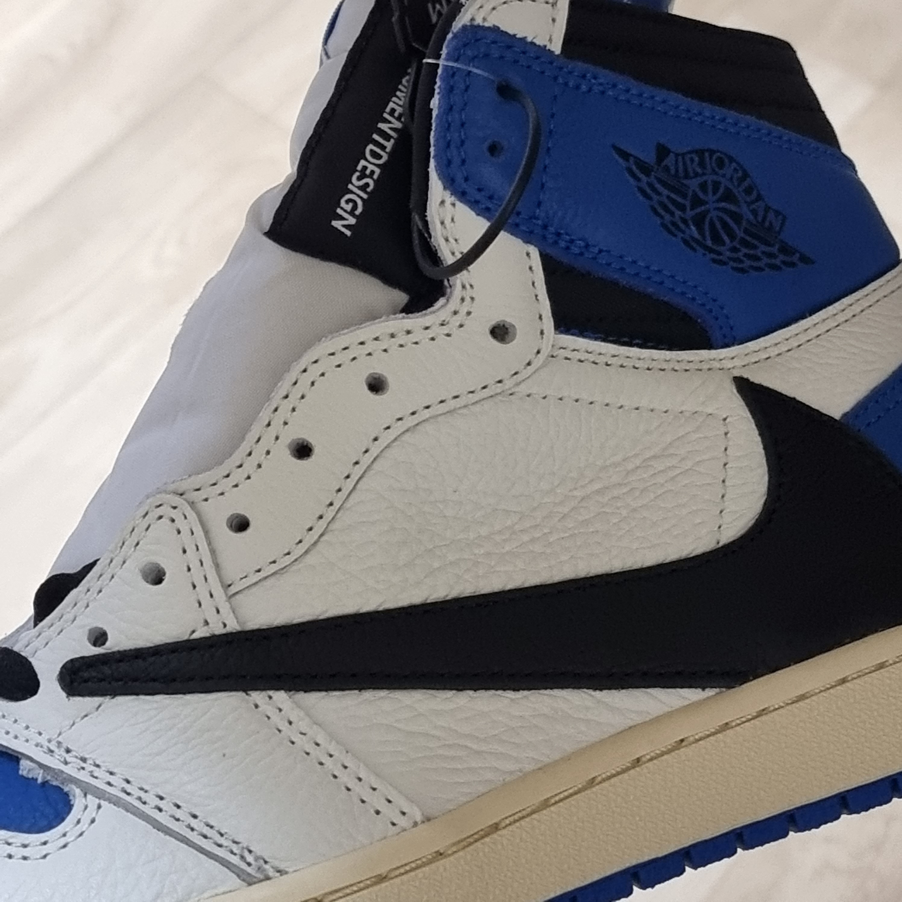 Jordan 1 x Travis Scott x Fragment Retro High OG SP Military Blue 착용 스타일 - 2