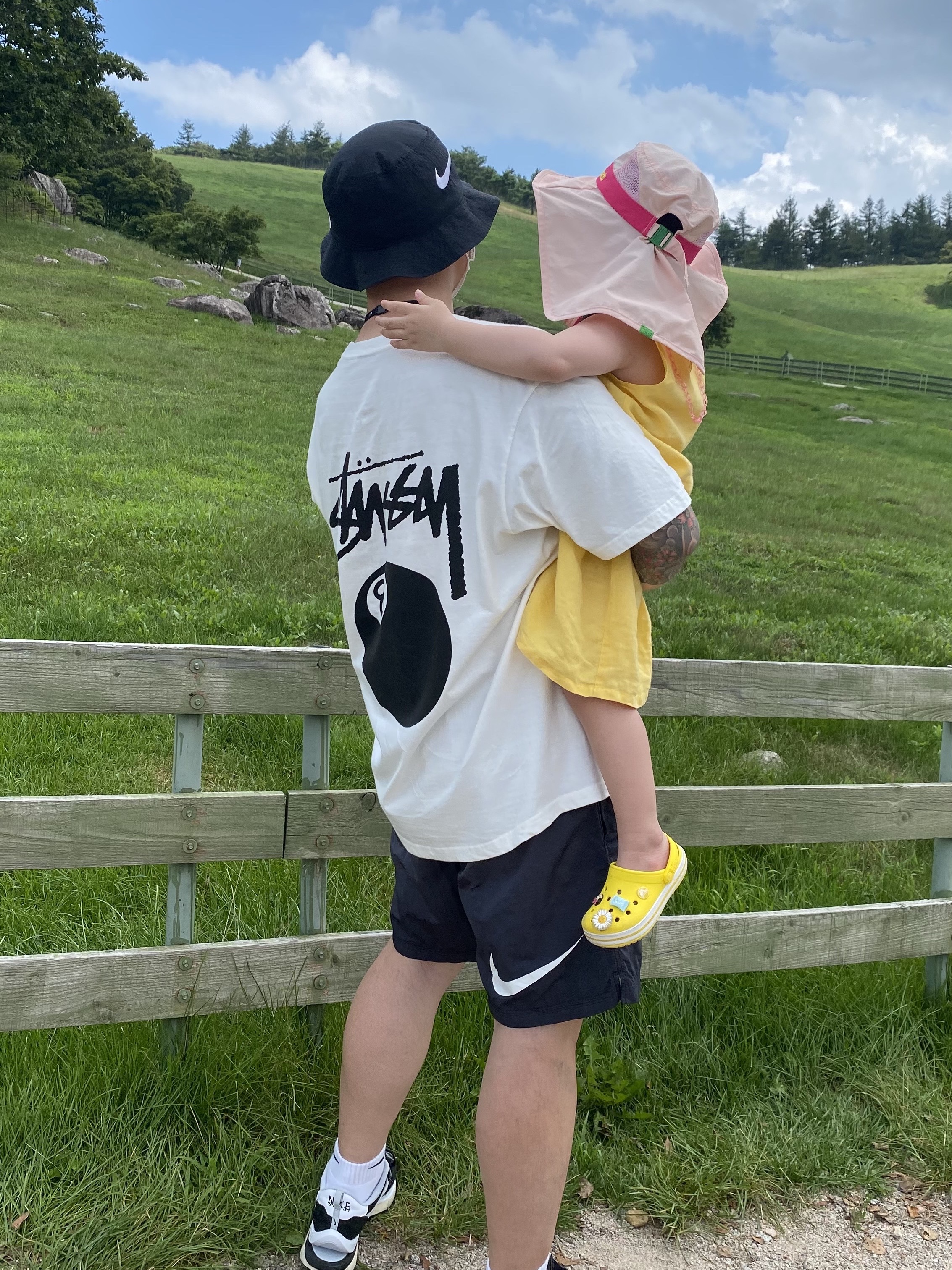 Nike x Stussy Bucket Hat Black, Nike x Stussy Water Shorts Off Noir 착용 스타일