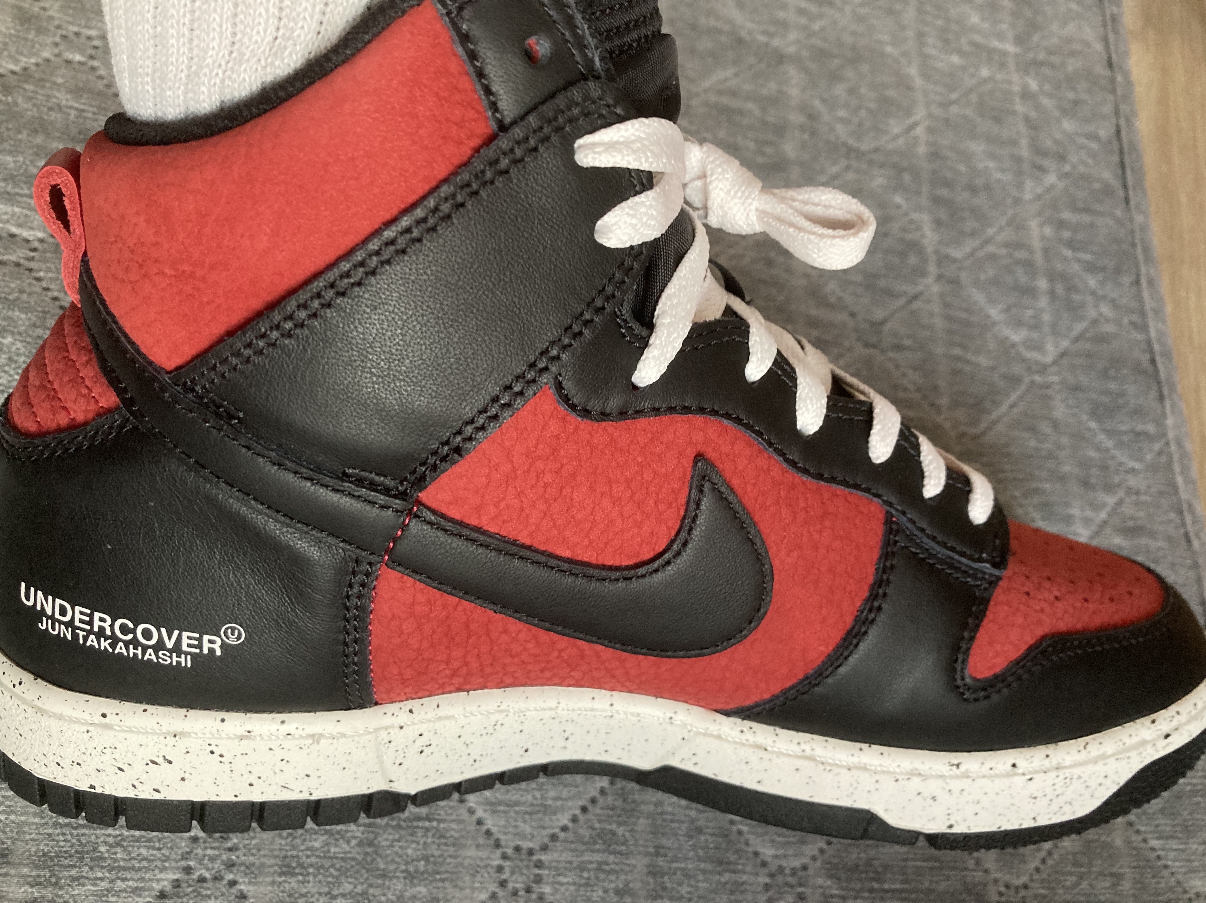 Nike x Undercover Dunk High 1985 Gym Red 착용 스타일