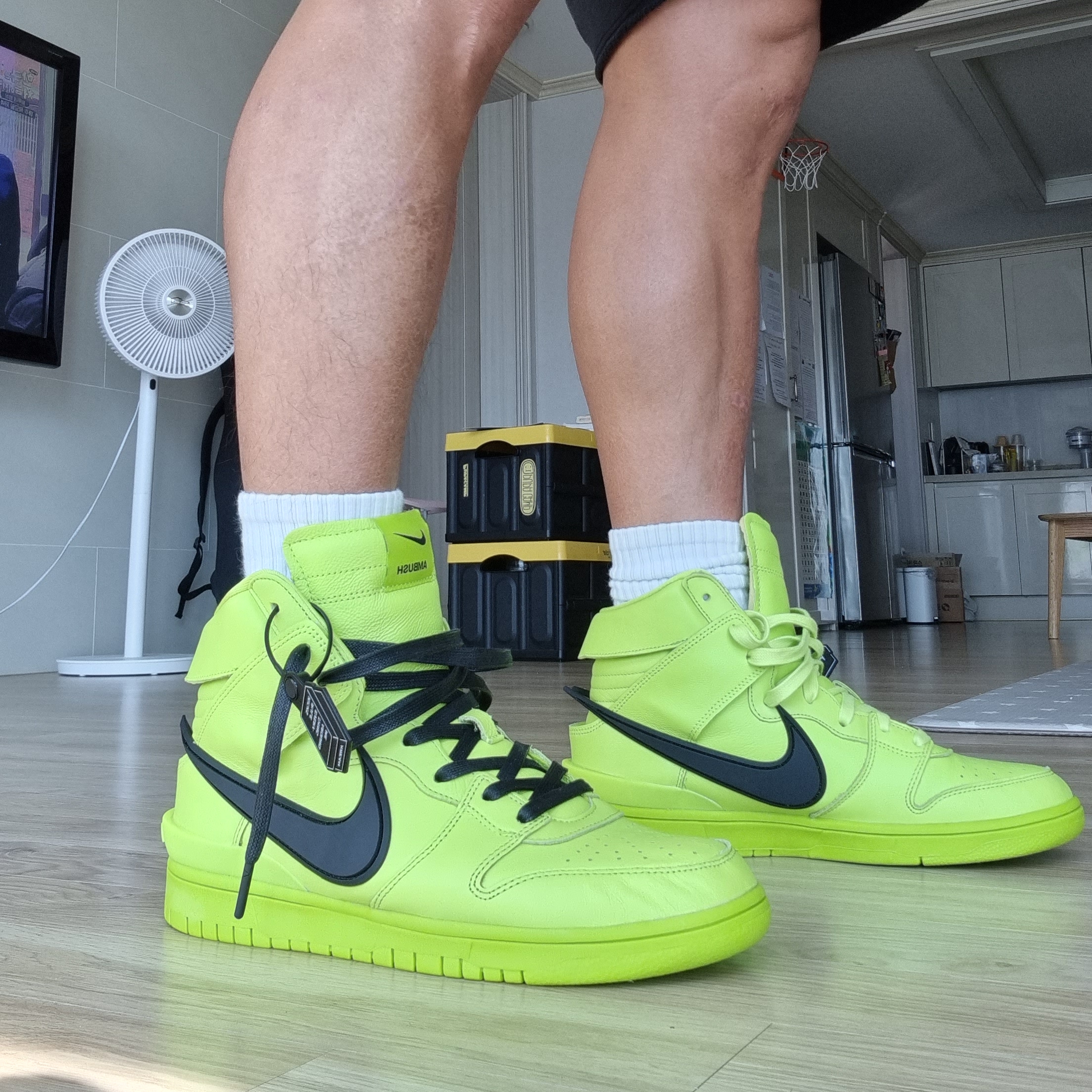 Nike x Ambush Dunk High Flash Lime 착용 스타일 - 4