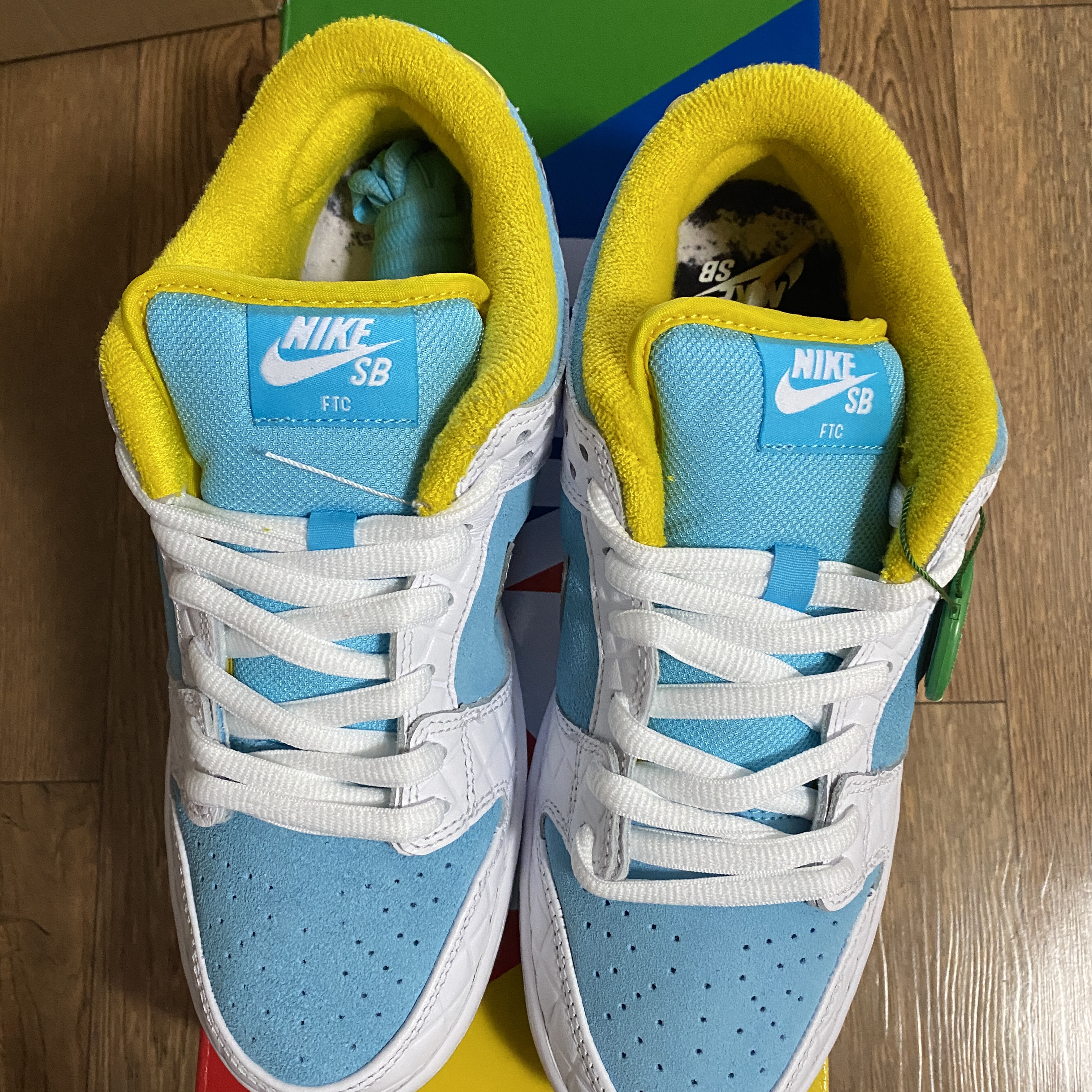 Nike x FTC SB Dunk Low Pro QS Lagoon Pulse 착용 스타일 - 1