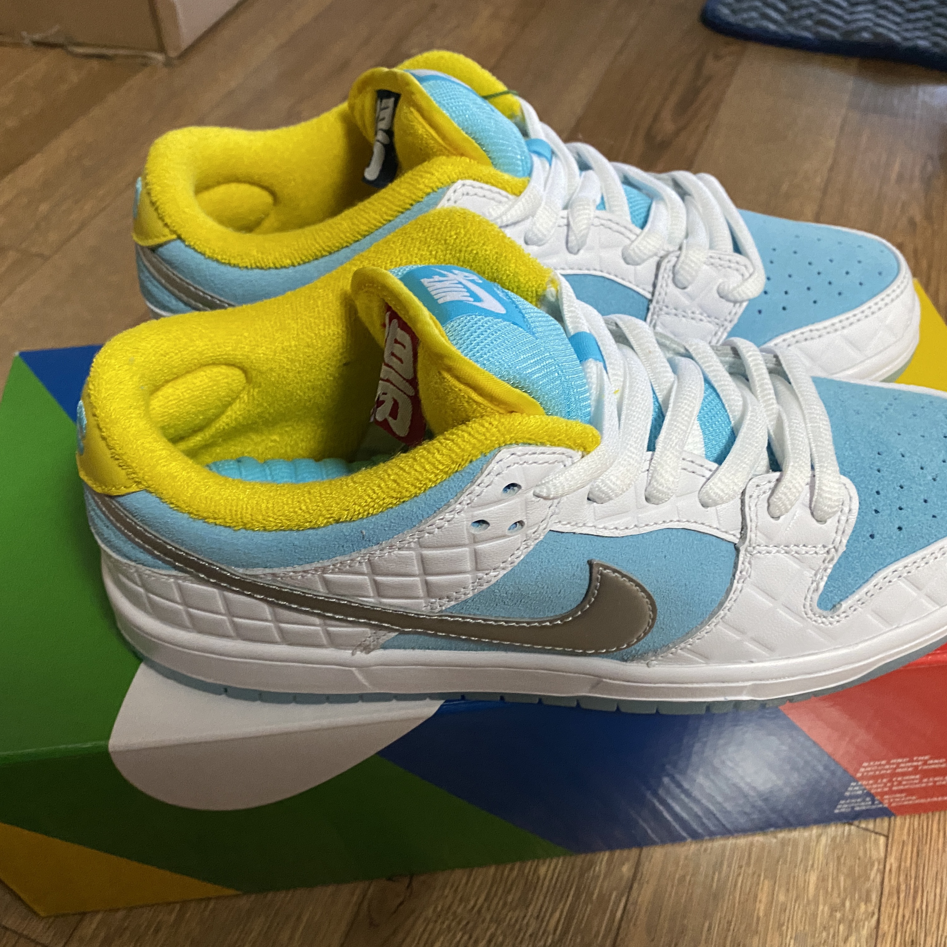 Nike x FTC SB Dunk Low Pro QS Lagoon Pulse 착용 스타일 - 3