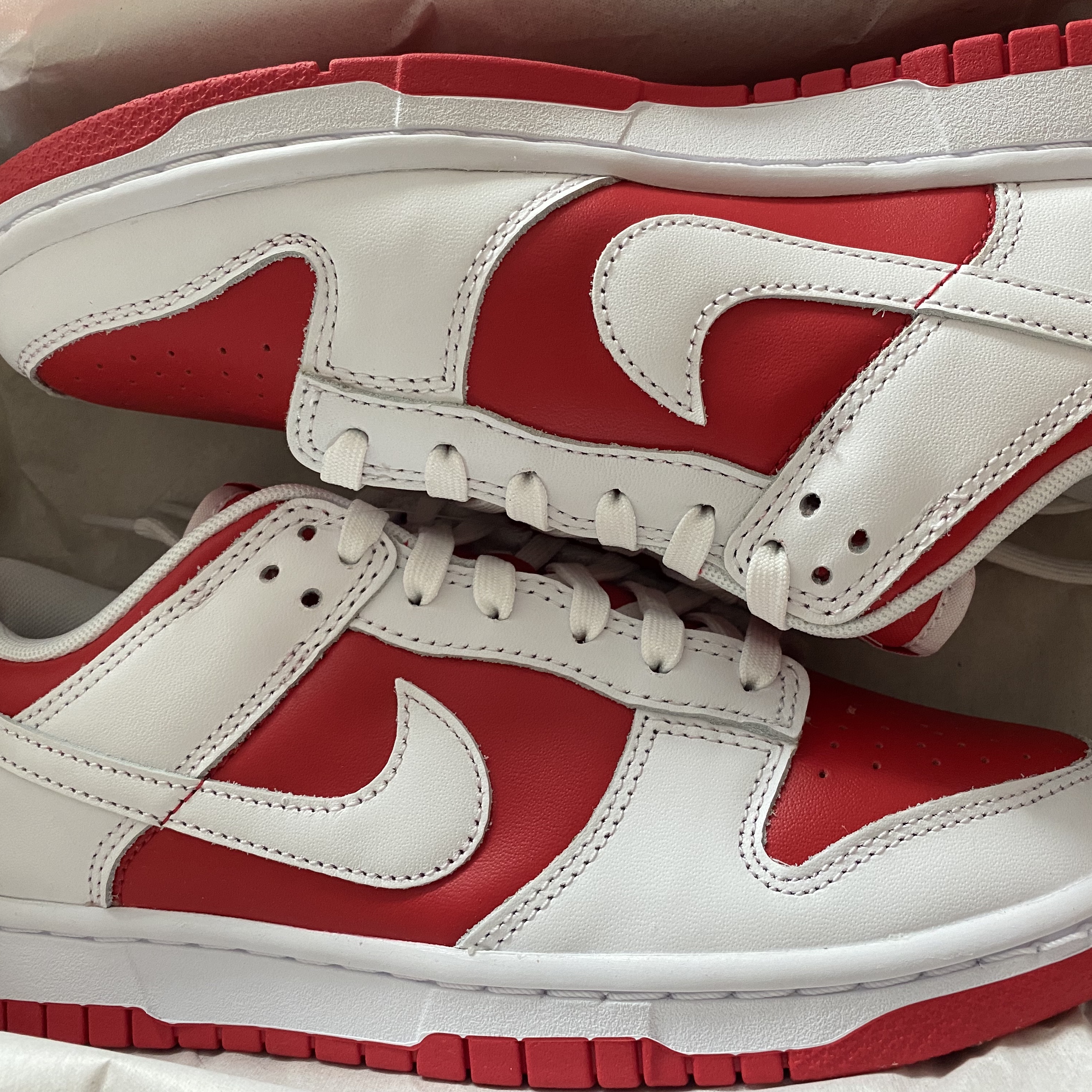 Nike Dunk Low Retro Championship Red 착용 스타일 - 1