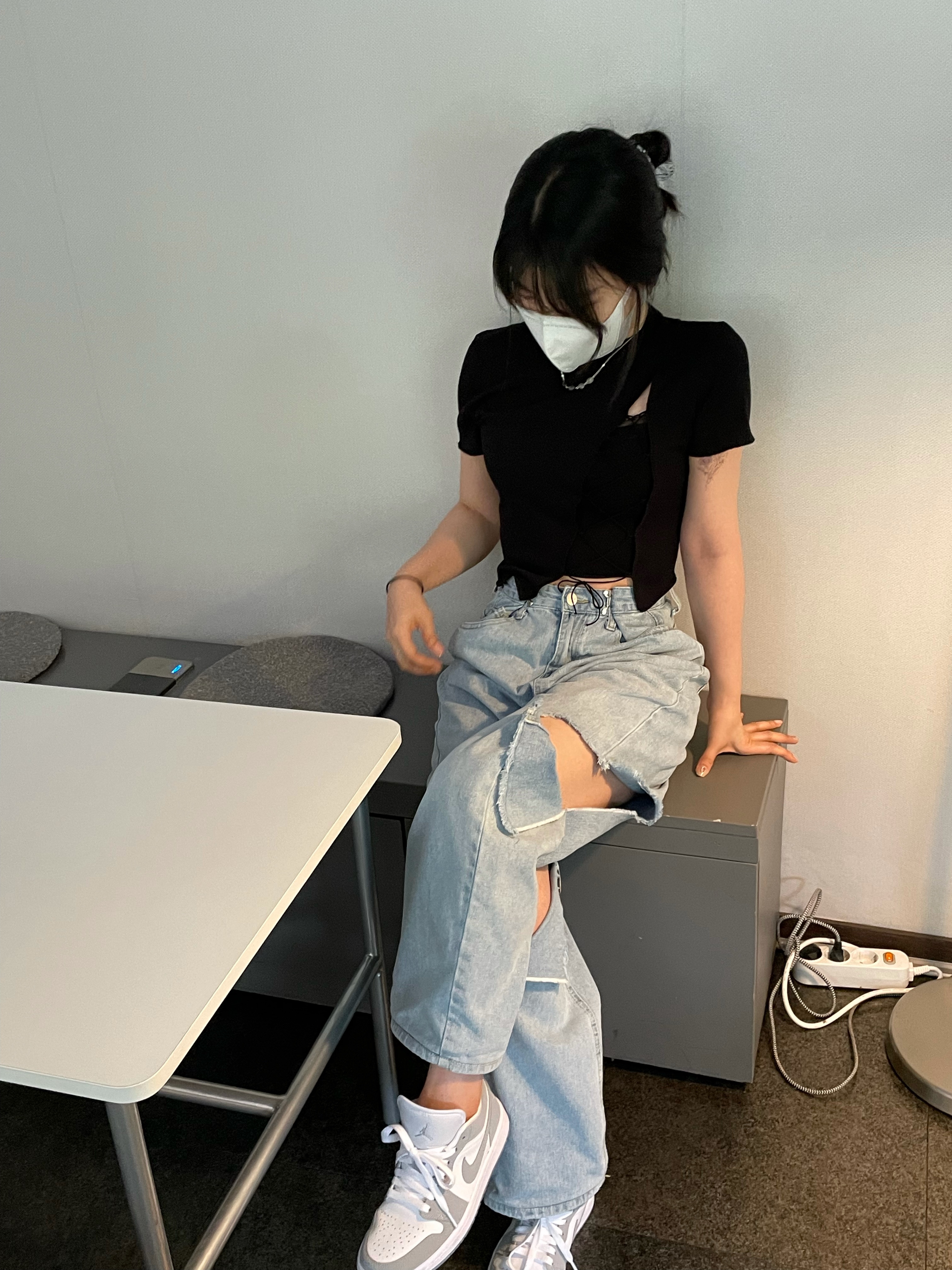 (W) Jordan 1 Low White Wolf Grey 착용 스타일 - 2