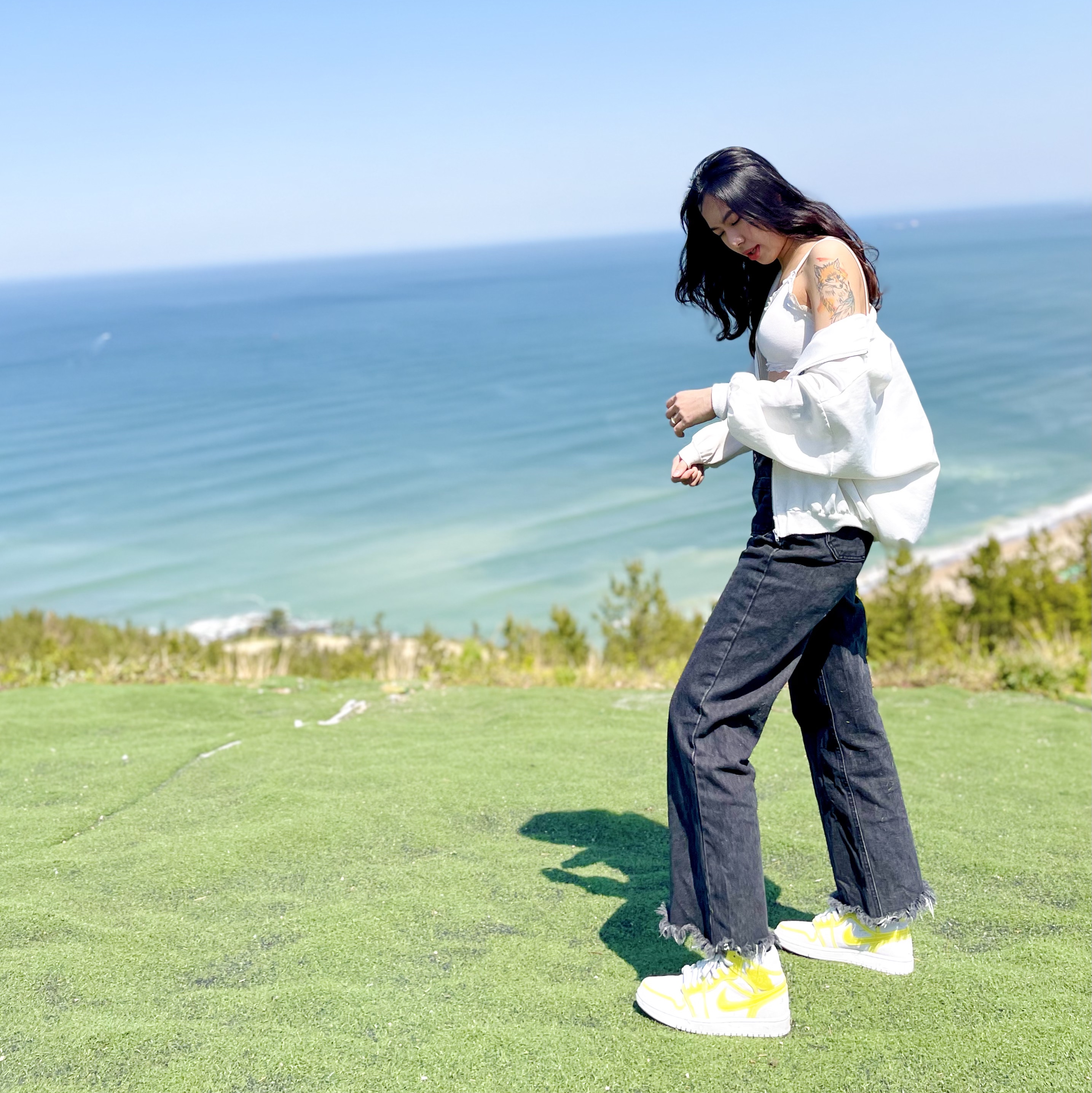 (W) Jordan 1 Mid LX Opti Yellow 착용 스타일 - 3