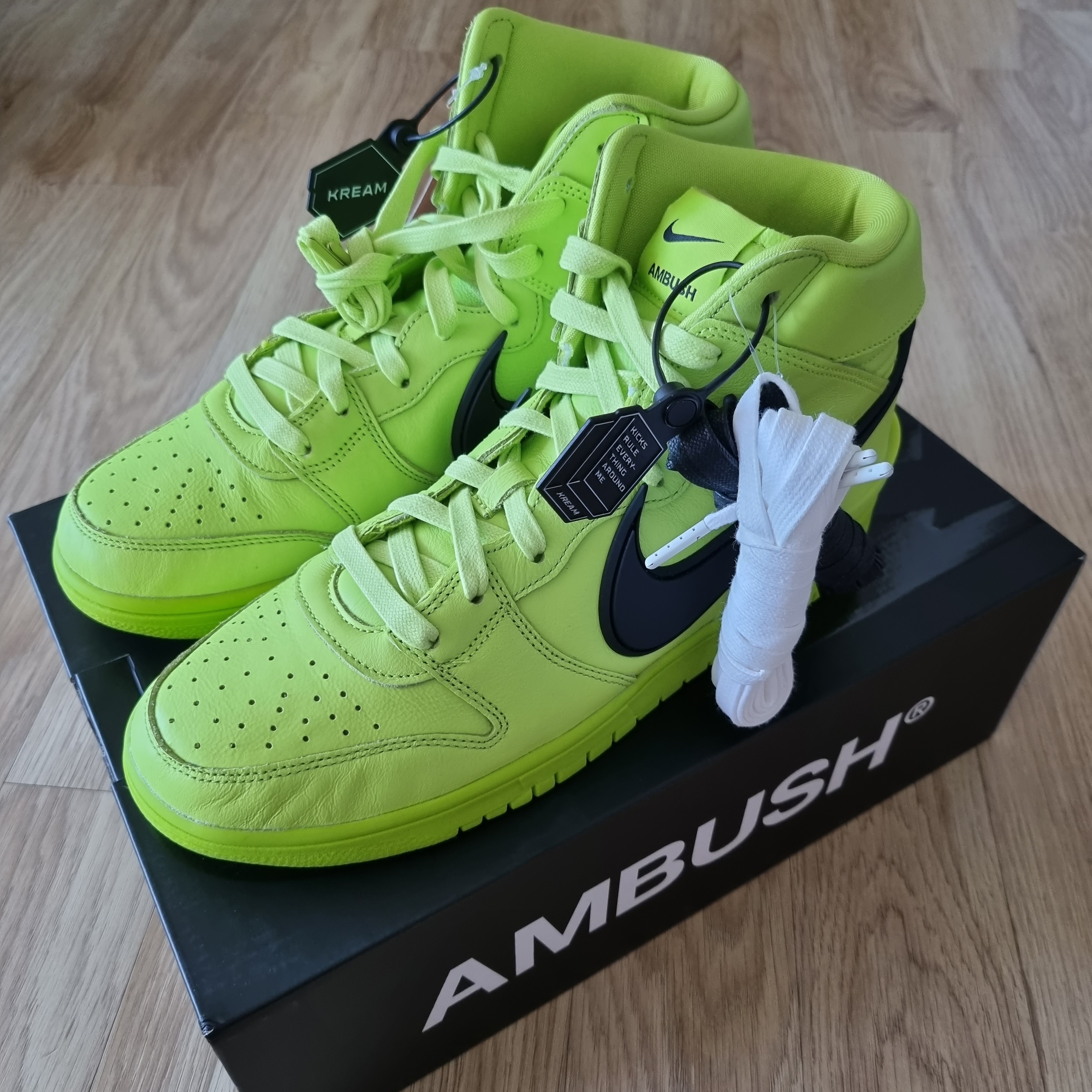 Nike x Ambush Dunk High Flash Lime 착용 스타일 - 1
