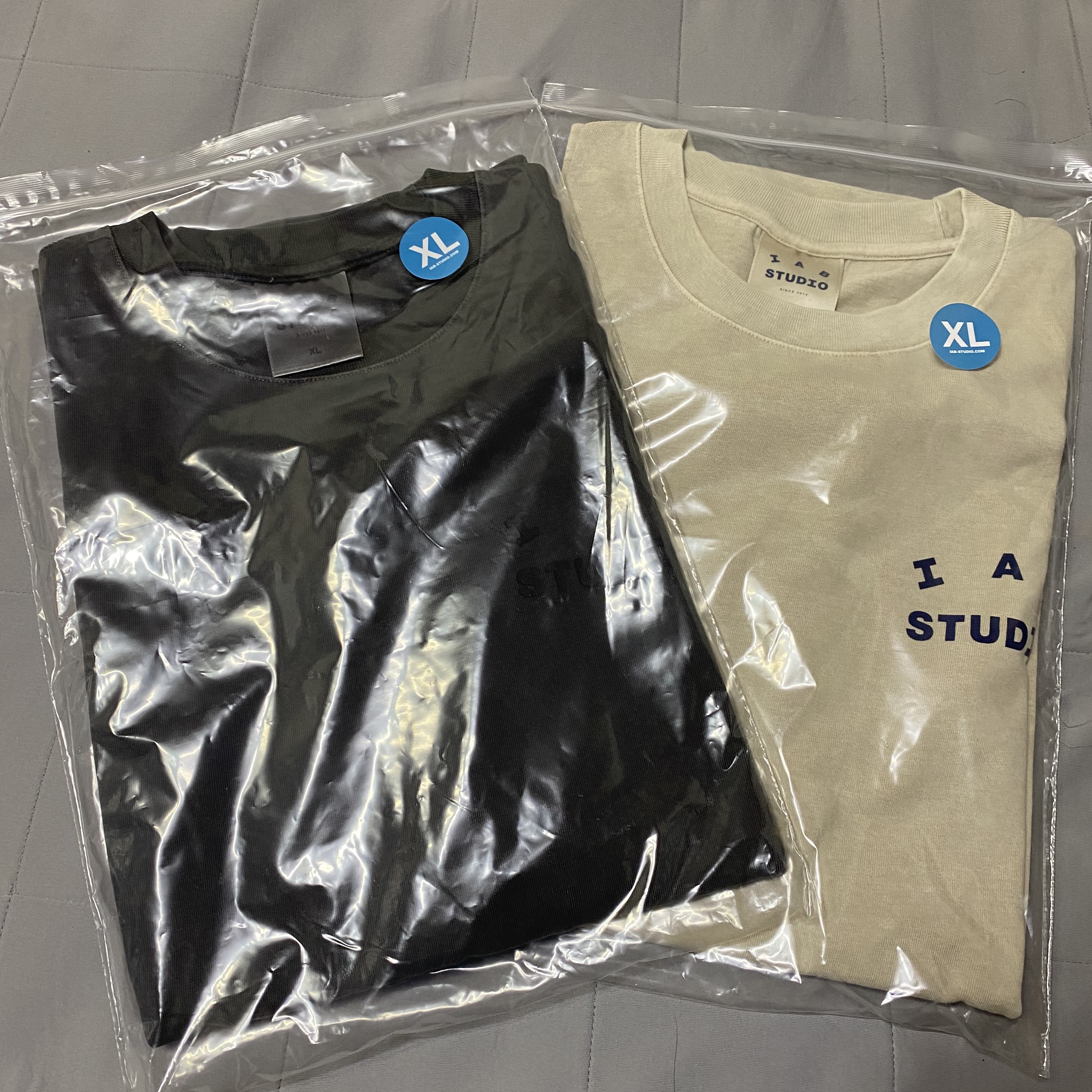 IAB Studio Pigment T-Shirt Oatmeal, IAB Studio Pigment T-Shirt Black 착용 스타일