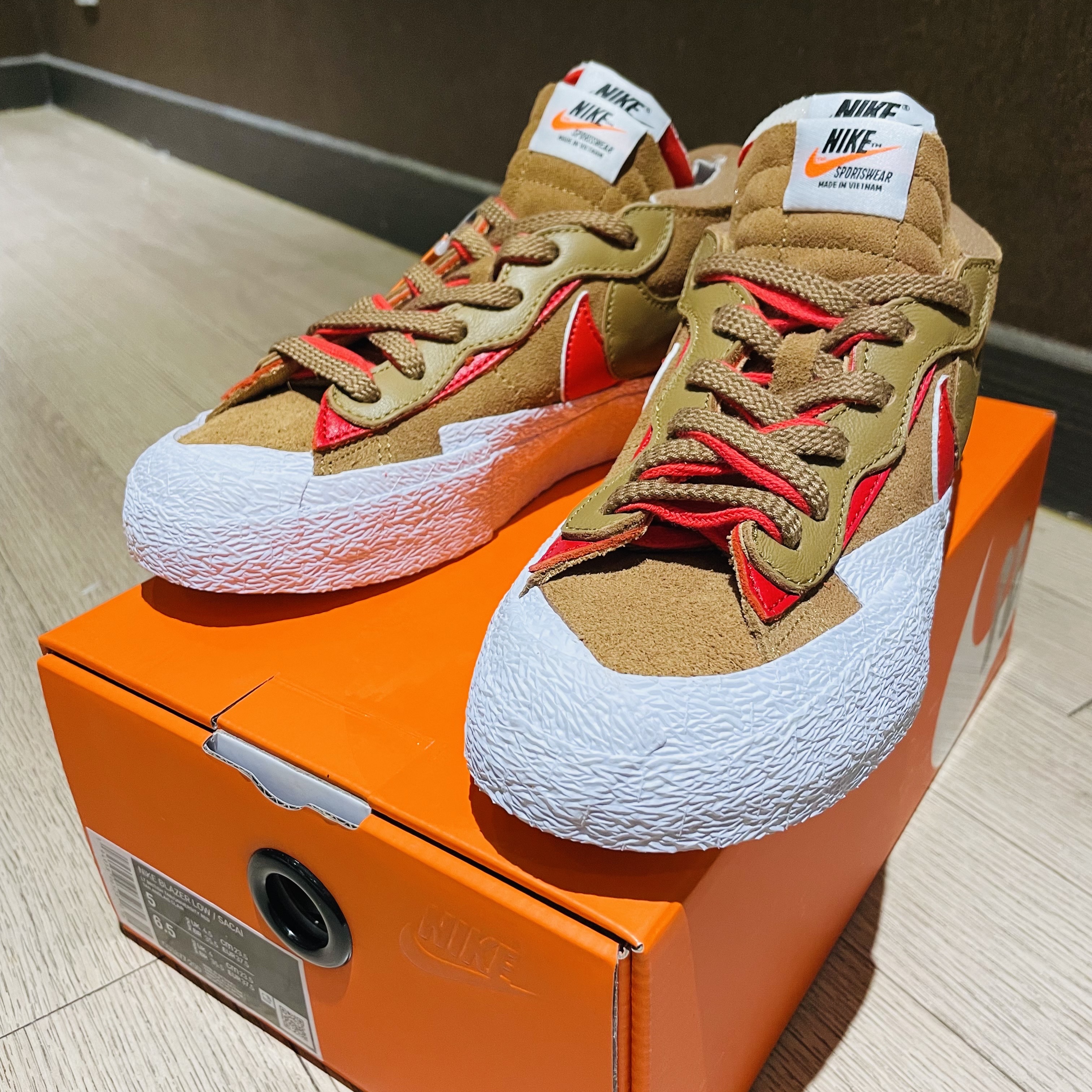 Nike x Sacai Blazer Low British Tan 착용 스타일 - 2