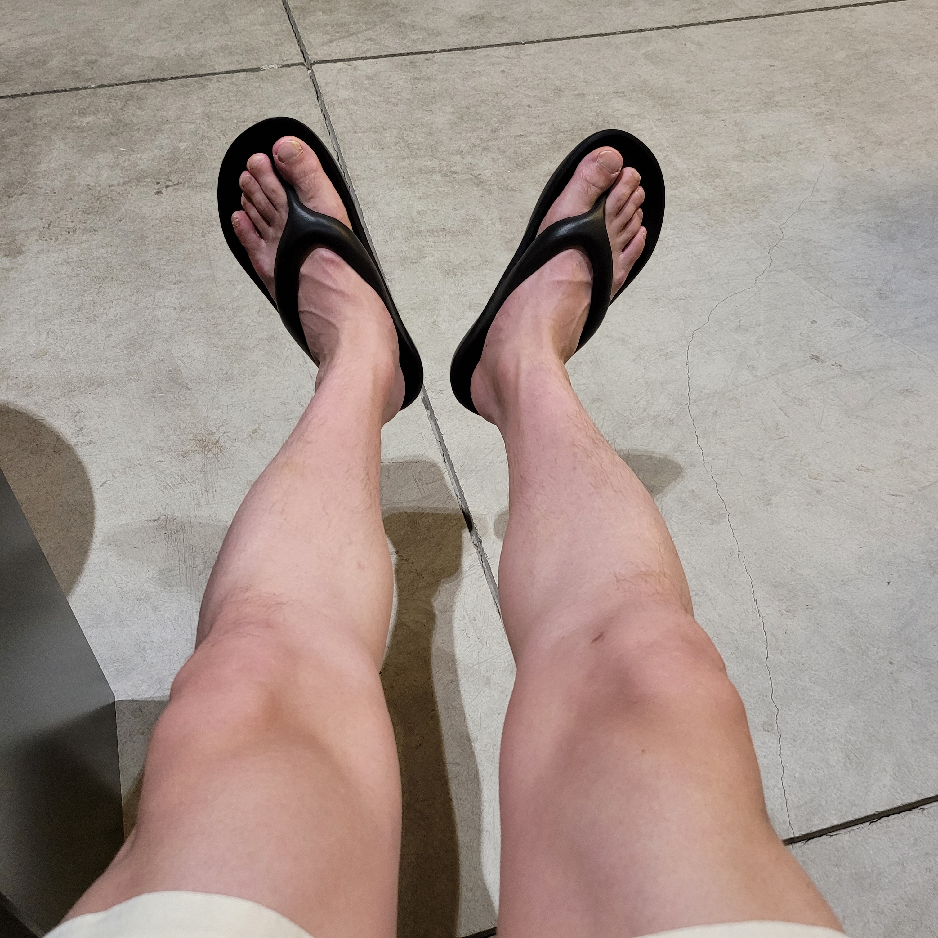 New Balance x Taw&Toe Flip Flop Black 착용 스타일 - 2