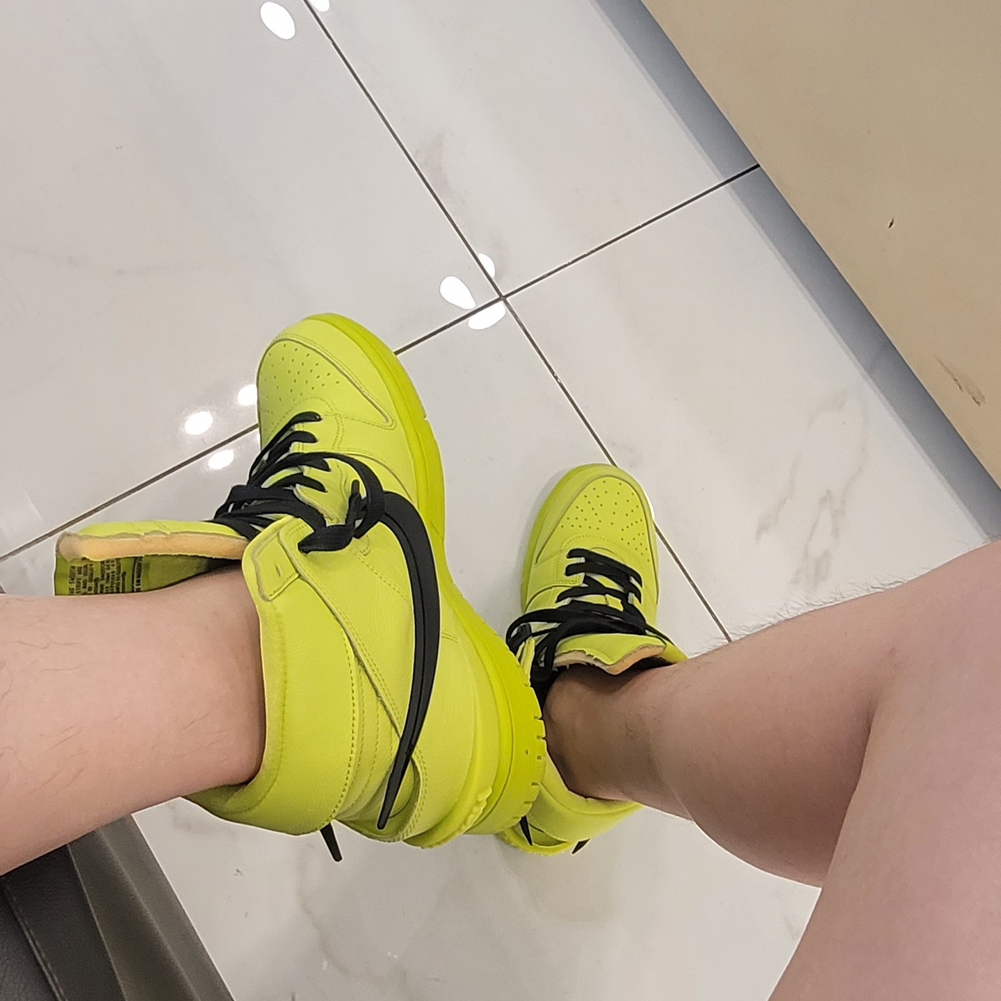 Nike x Ambush Dunk High Flash Lime 착용 스타일 - 3