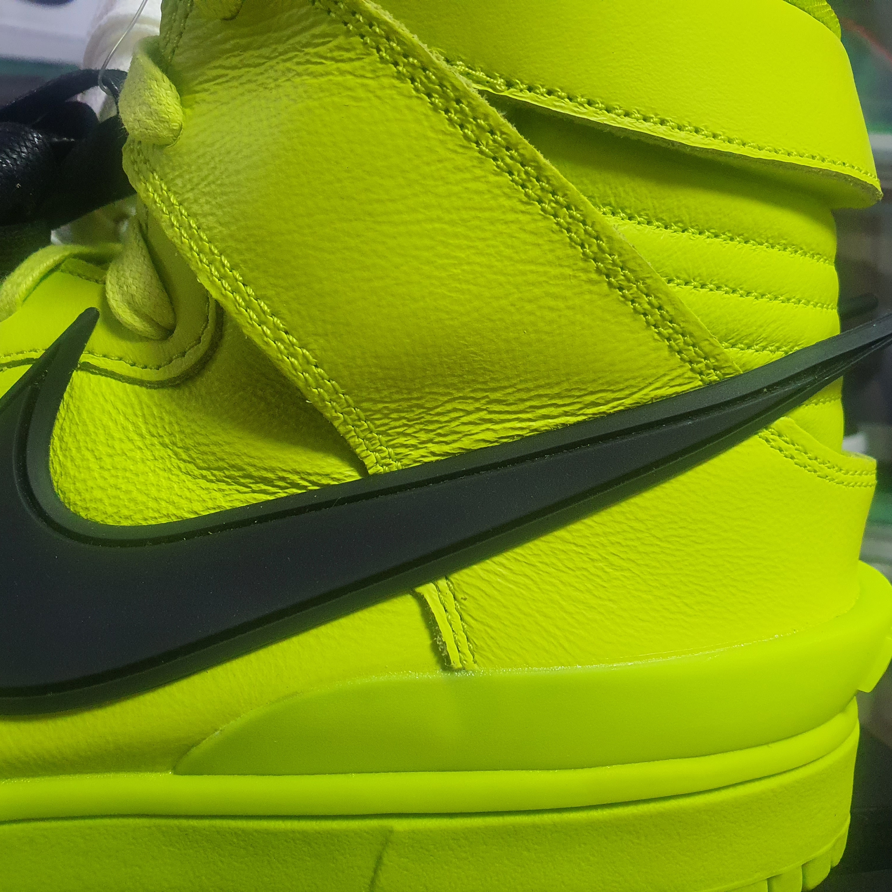 Nike x Ambush Dunk High Flash Lime 착용 스타일 - 2