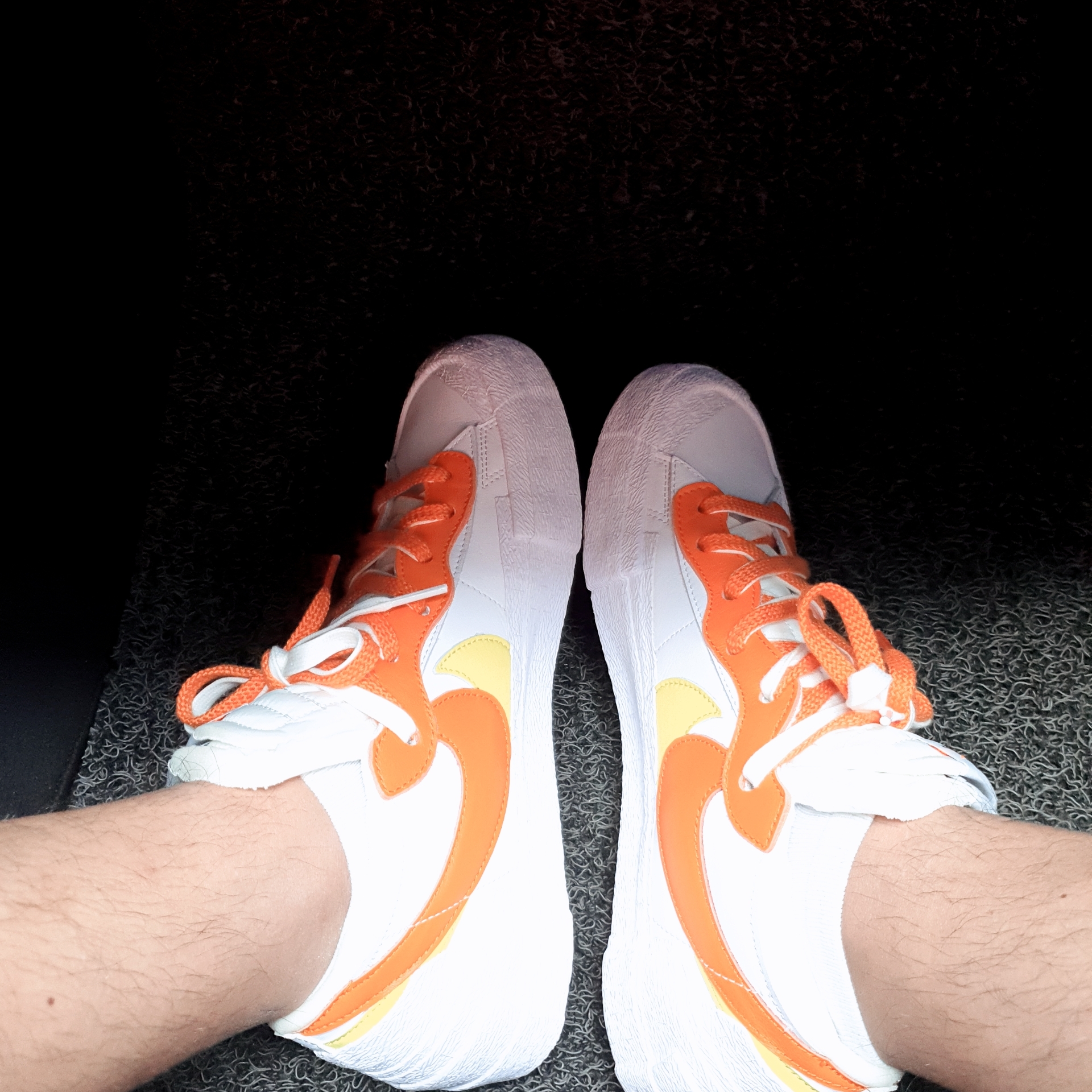 Nike x Sacai Blazer Low Magma Orange 착용 스타일 - 3