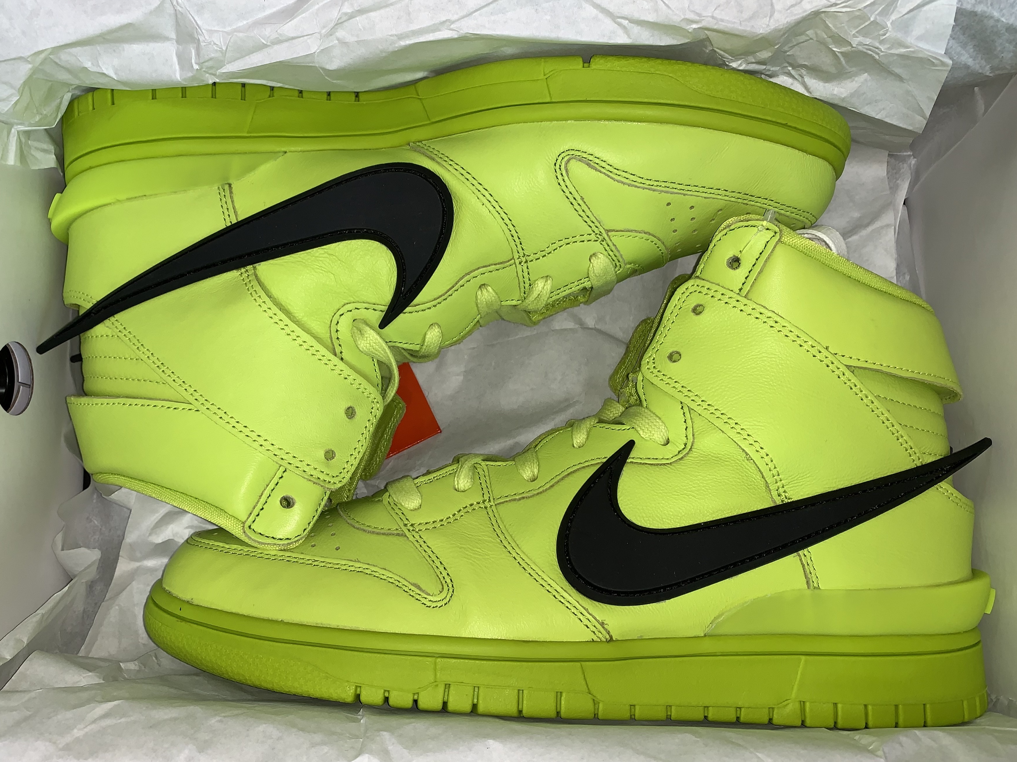 Nike x Ambush Dunk High Flash Lime 착용 스타일 - 2