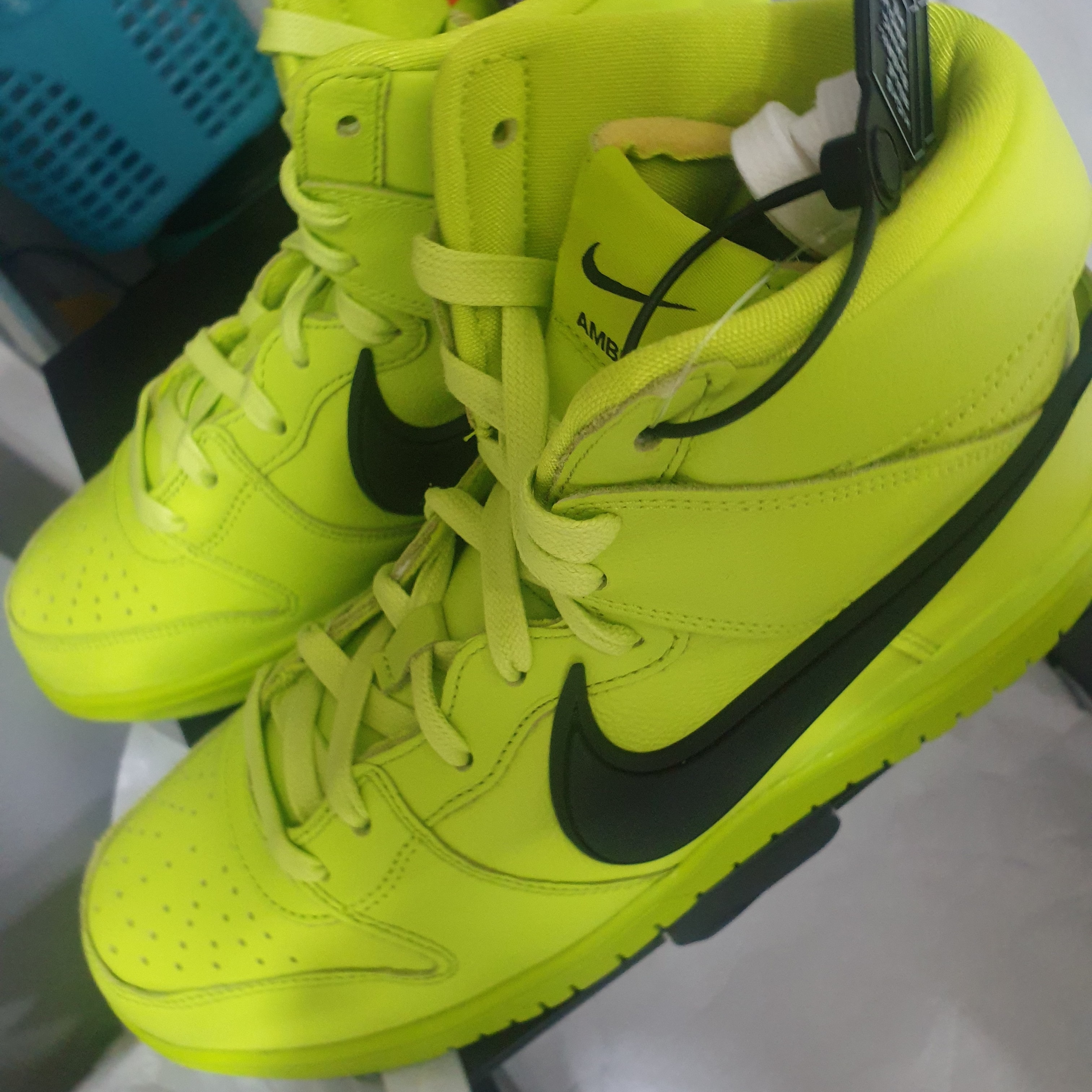 Nike x Ambush Dunk High Flash Lime 착용 스타일 - 2