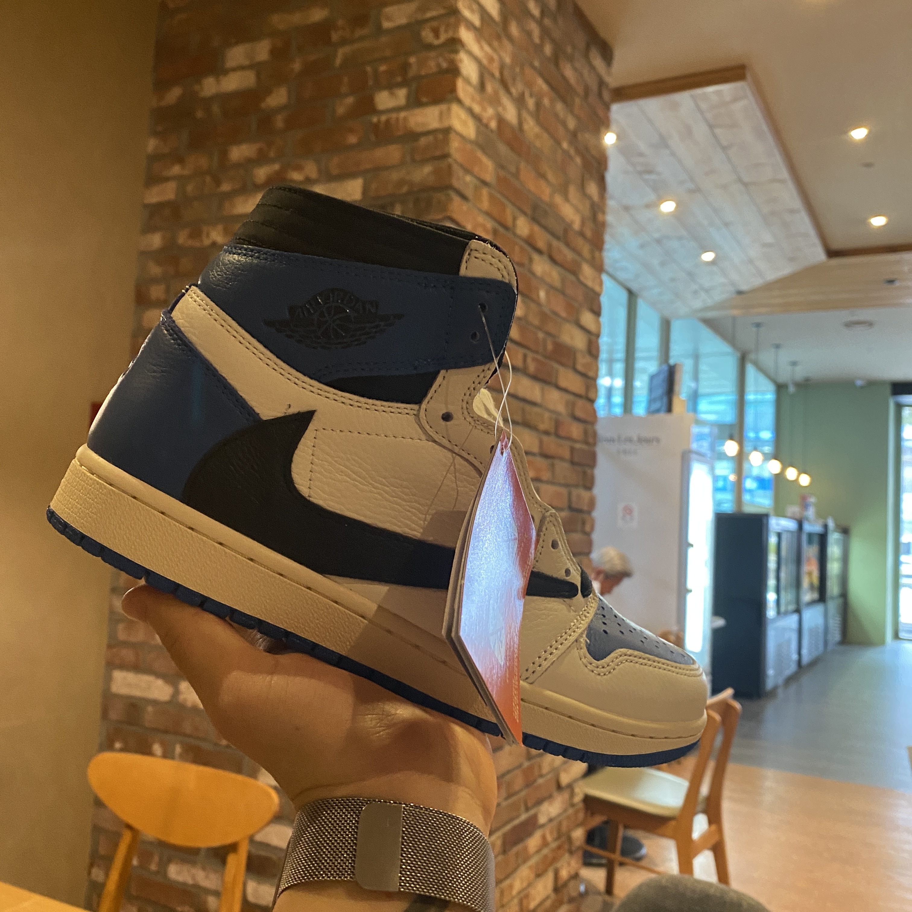 Jordan 1 x Travis Scott x Fragment Retro High OG SP Military Blue 착용 스타일