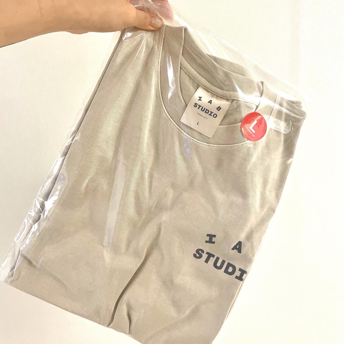 IAB Studio Pigment T-Shirt Oatmeal 착용 스타일